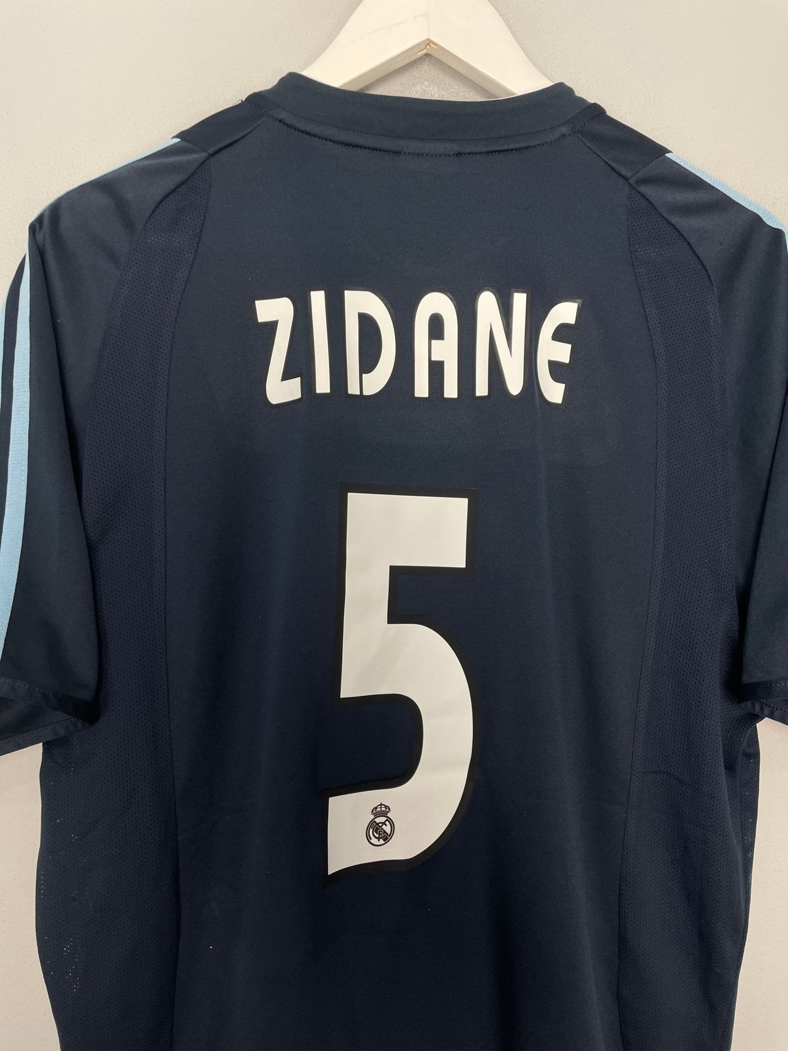 Shop 2003/04 REAL MADRID ZIDANE #5 AWAY SHIRT (M) ADIDAS, classic football shirts, vintage football shirts & retro soccer jerseys at Cult Kits