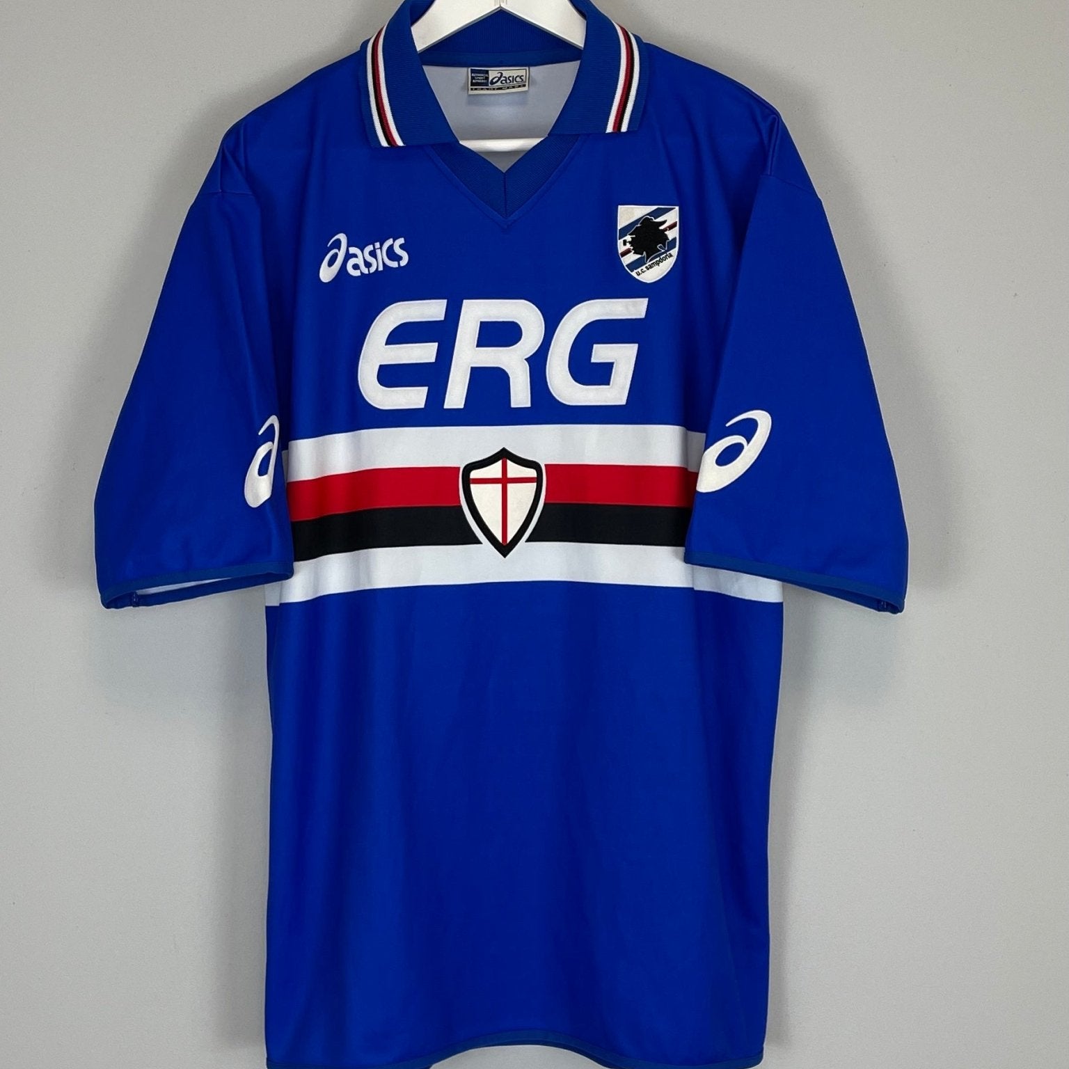 Shop 2003/04 SAMPDORIA HOME SHIRT (XL) ASICS, classic football shirts, vintage football shirts & retro soccer jerseys at Cult Kits