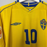 Shop 2003/04 SWEDEN IBRAHIMOVIC #10 HOME SHIRT (L) UMBRO, classic football shirts, vintage football shirts & retro soccer jerseys at Cult Kits