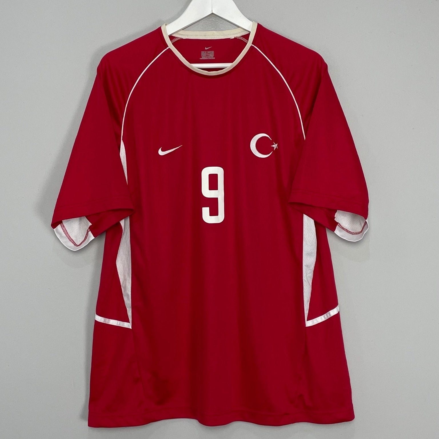 Shop 2003/04 TURKEY #9 HOME SHIRT (XL) NIKE, classic football shirts, vintage football shirts & retro soccer jerseys at Cult Kits