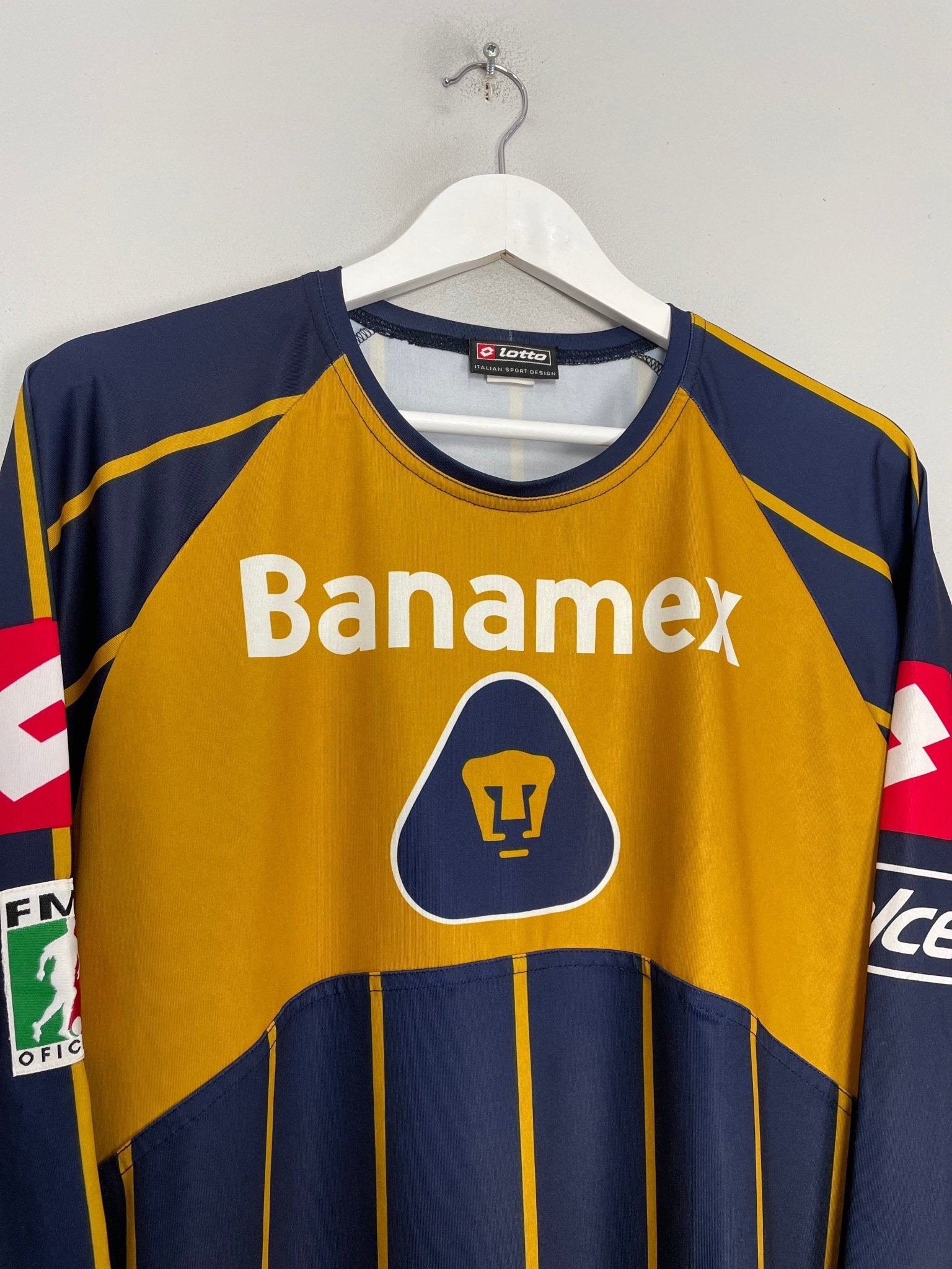 Shop 2003/04 UNAM PUMAS GK SHIRT (XL) LOTTO, classic football shirts, vintage football shirts & retro soccer jerseys at Cult Kits