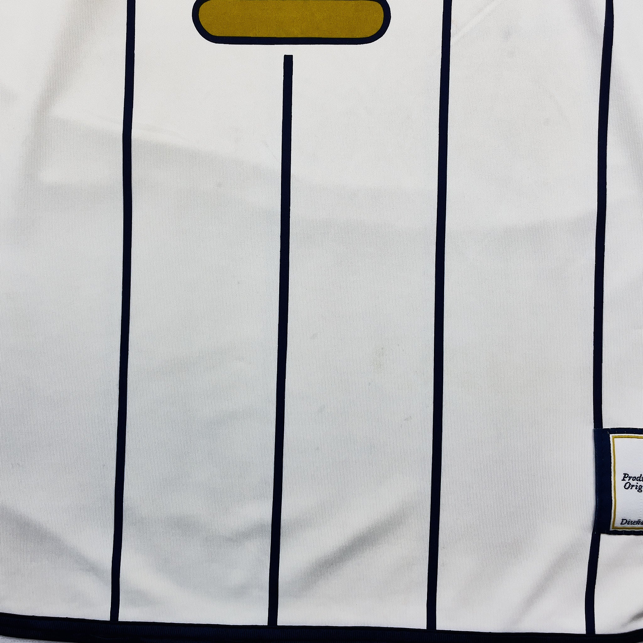 Buy 2003/04 UNAM Pumas Home Shirt (L) Lotto ~ Free worldwide shipping available ~ Authentic Vintage Football Shirts from Cult Kits