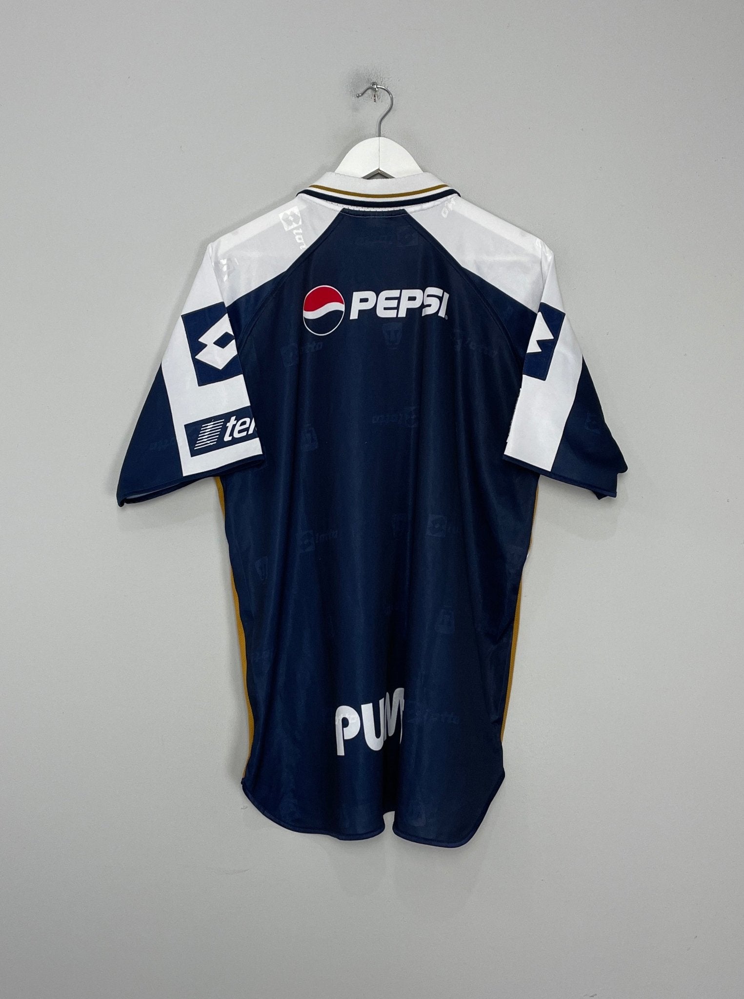 Shop 2003/04 UNAM PUMAS HOME SHIRT (XL) LOTTO, classic football shirts, vintage football shirts & retro soccer jerseys at Cult Kits