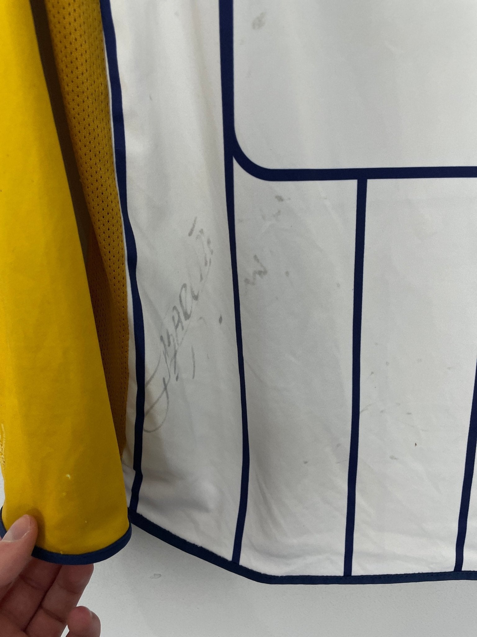Shop 2003/04 UNAM PUMAS *SIGNED* L/S HOME SHIRT (M) LOTTO, classic football shirts, vintage football shirts & retro soccer jerseys at Cult Kits
