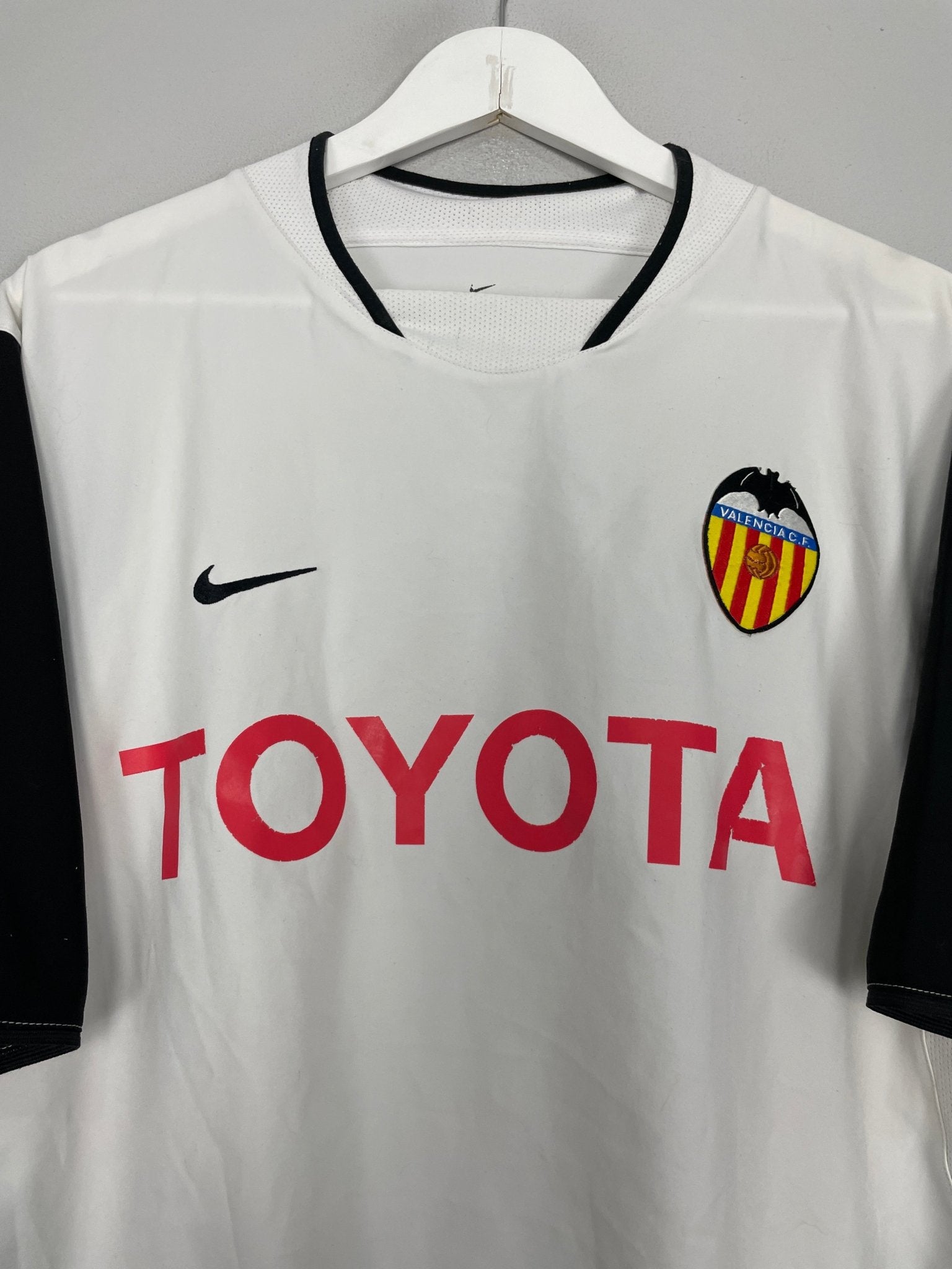Shop 2003/04 VALENCIA HOME SHIRT (L) NIKE, classic football shirts, vintage football shirts & retro soccer jerseys at Cult Kits