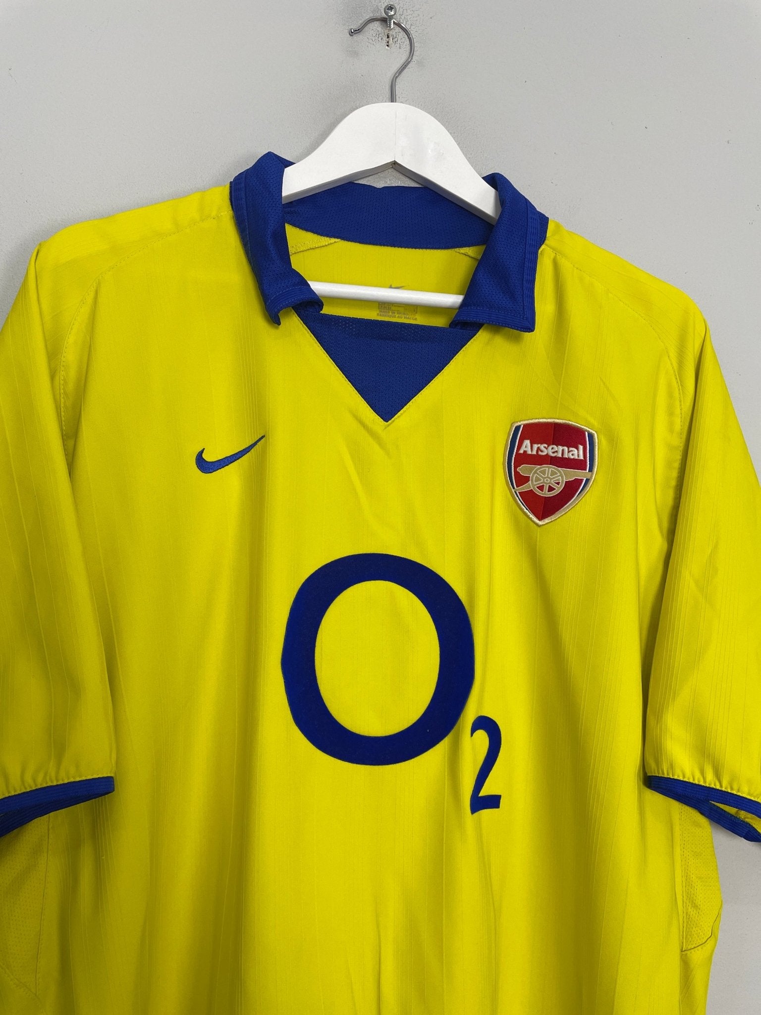 Shop 2003/05 ARSENAL BERGKAMP #10 AWAY SHIRT (XL) NIKE, classic football shirts, vintage football shirts & retro soccer jerseys at Cult Kits