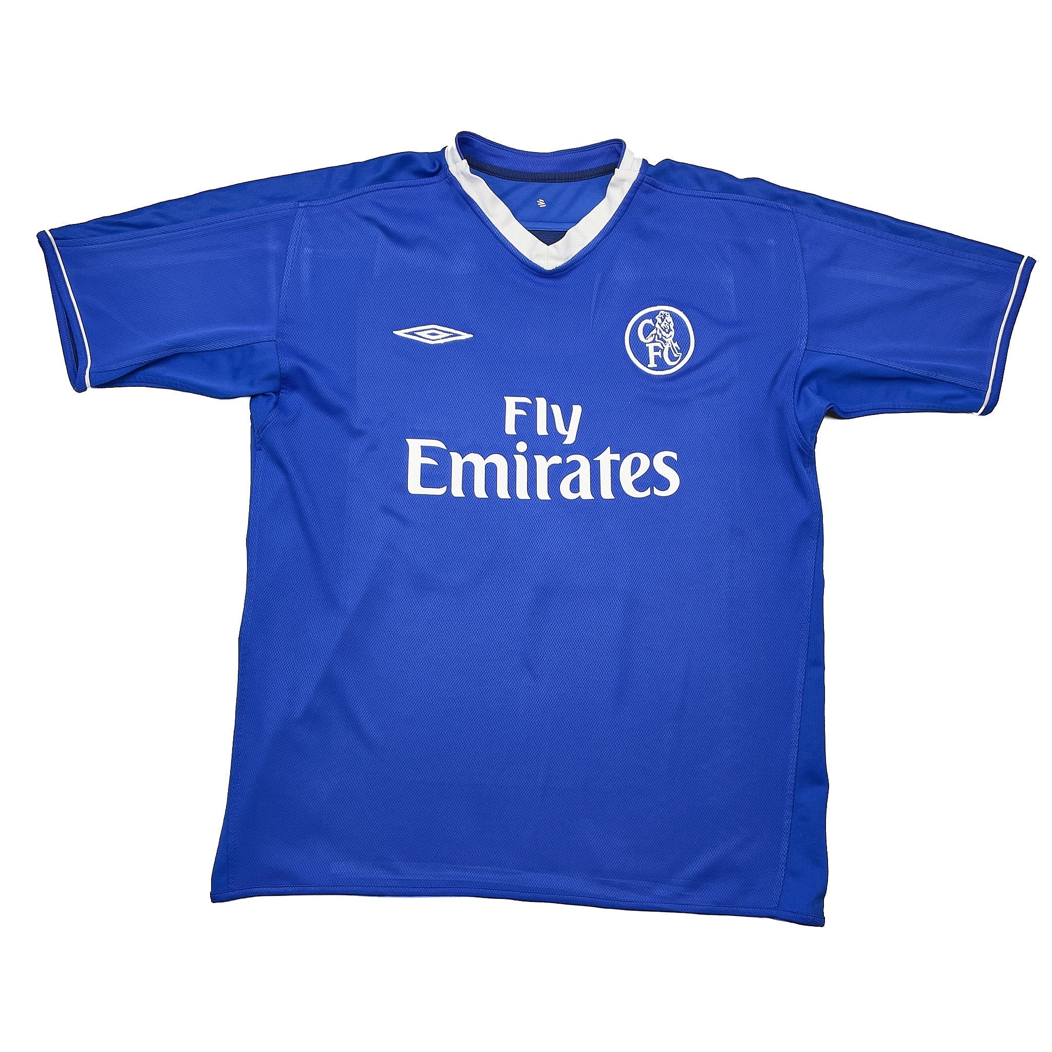 Buy 2003/05 Chelsea Veron 20 Home Shirt (L) Umbro ~ Free worldwide shipping ~ Authentic Vintage Football Shirts from Cult Kits