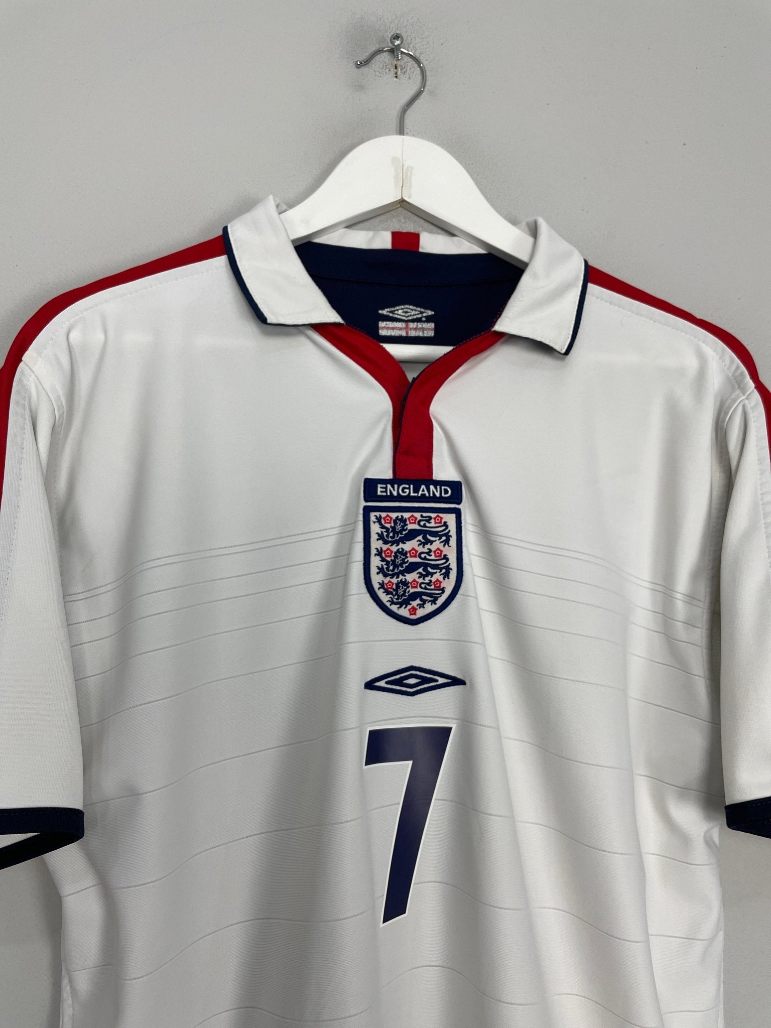 Shop 2003/05 ENGLAND BECKHAM #7 HOME SHIRT (M) UMBRO, classic football shirts, vintage football shirts & retro soccer jerseys at Cult Kits