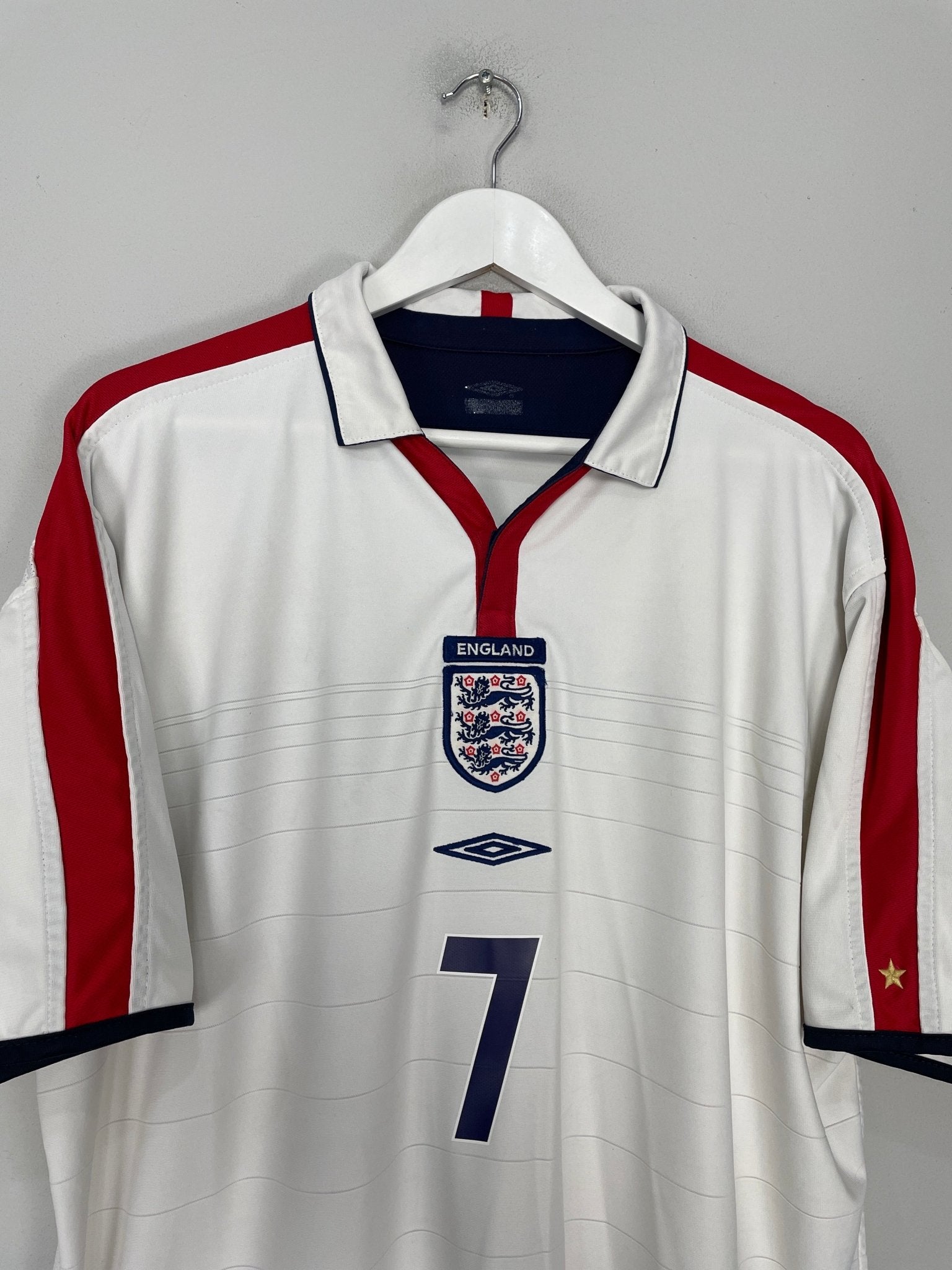 Shop 2003/05 ENGLAND BECKHAM #7 HOME SHIRT (XXL) UMBRO, classic football shirts, vintage football shirts & retro soccer jerseys at Cult Kits