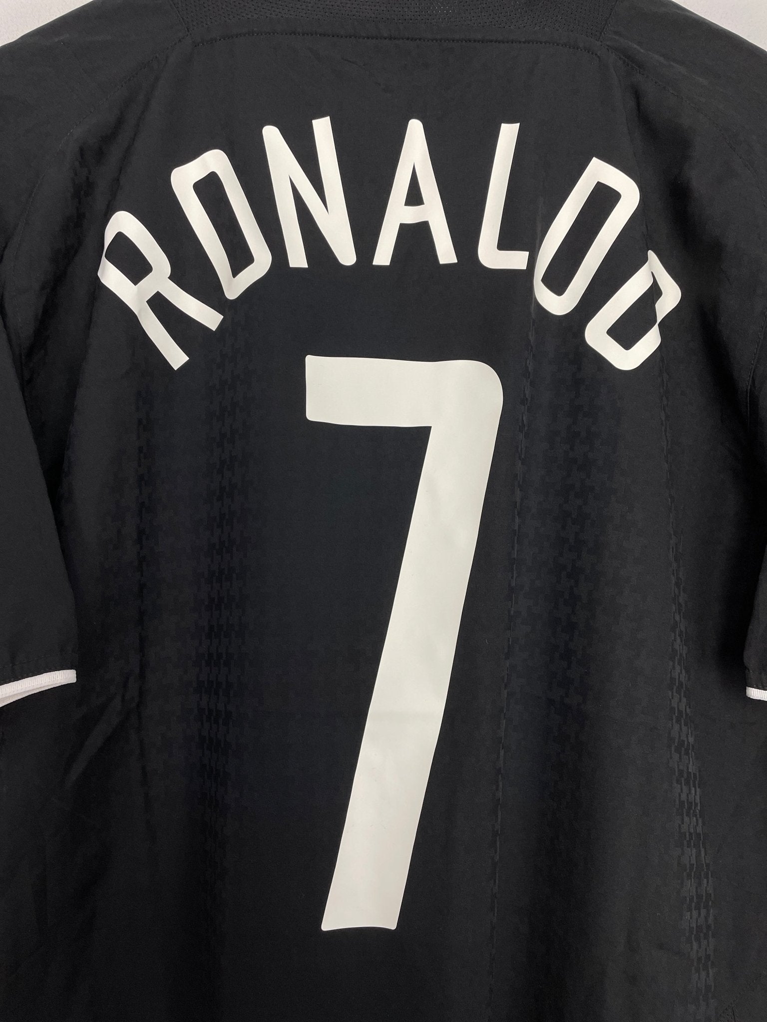 Shop 2003/05 MANCHESTER UNITED RONALDO #7 AWAY SHIRT (L) NIKE, classic football shirts, vintage football shirts & retro soccer jerseys at Cult Kits