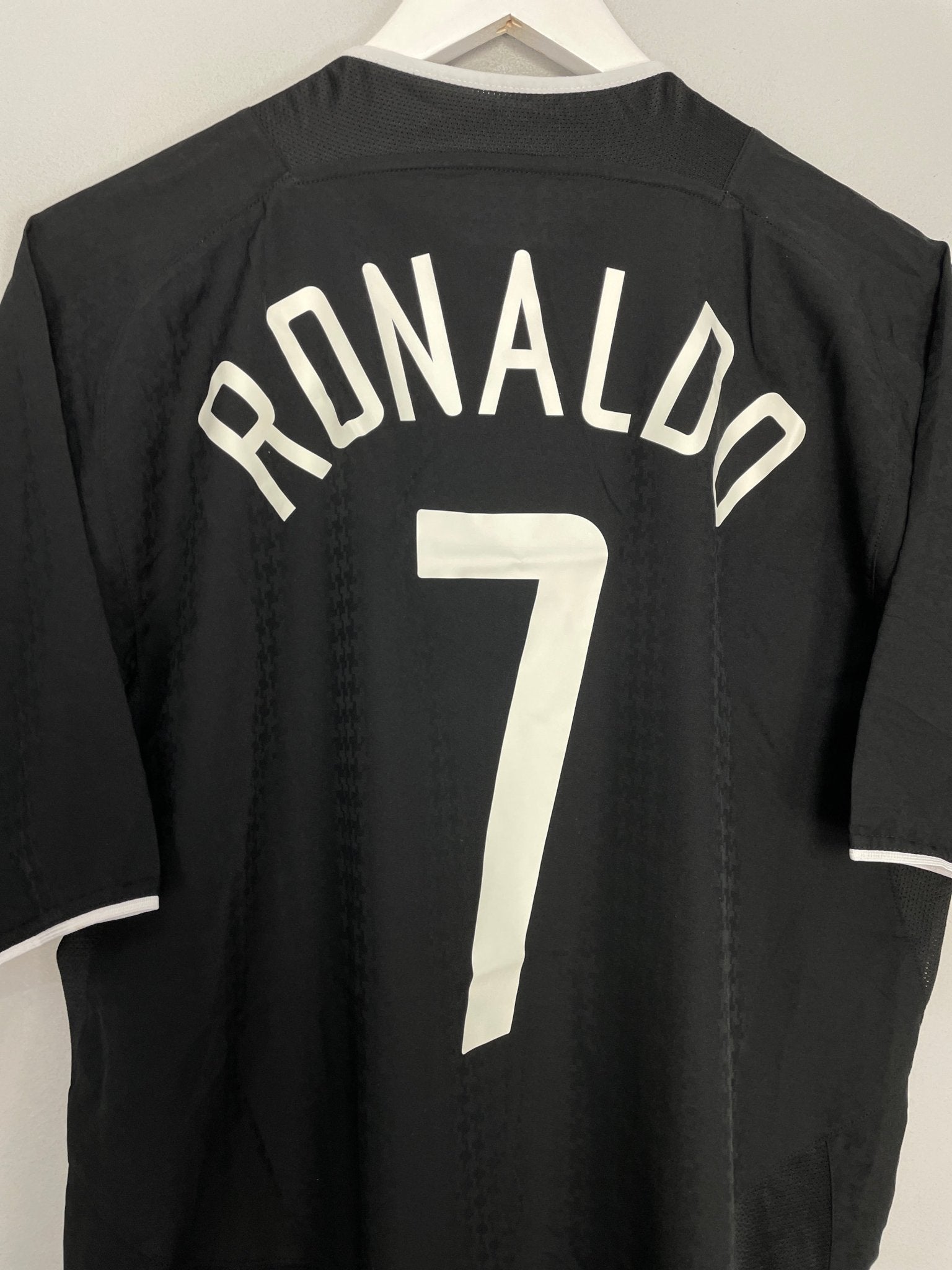 Shop 2003/05 MANCHESTER UNITED RONALDO #7 AWAY SHIRT (L) NIKE, classic football shirts, vintage football shirts & retro soccer jerseys at Cult Kits
