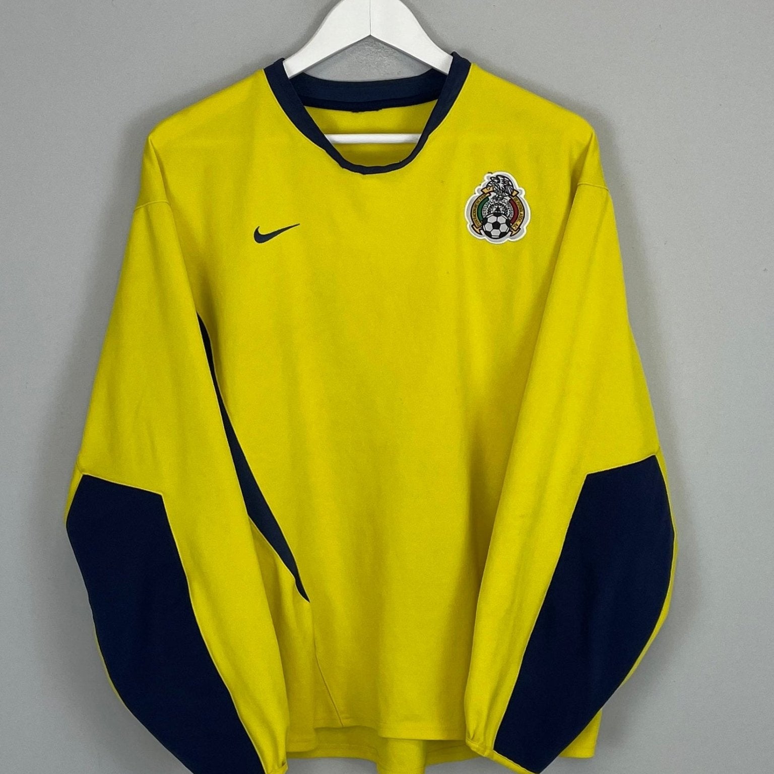 Shop 2004 MEXICO GK SHIRT (M) NIKE, classic football shirts, vintage football shirts & retro soccer jerseys at Cult Kits