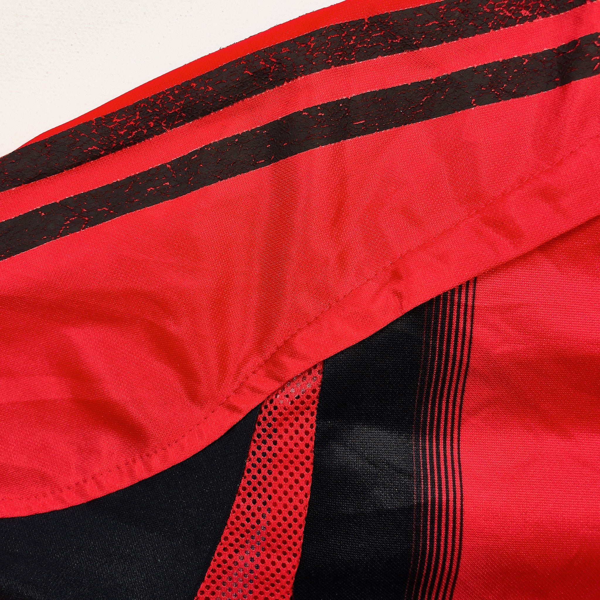Buy 2004/05 AC Milan Inzaghi 9 *Player Issue* Home Shirt (M) Adidas ~ Free worldwide shipping ~ Authentic Vintage Football Shirts from Cult Kits
