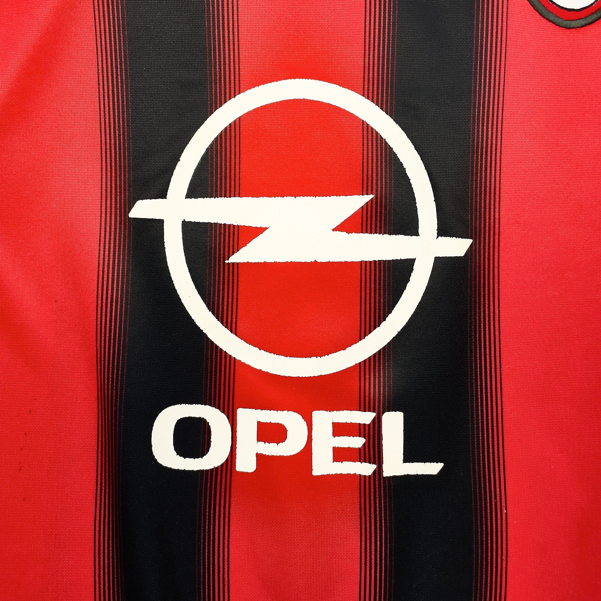 Buy 2004/05 AC Milan Shevchenko 7 Home Shirt (M) Adidas ~ Free worldwide shipping ~ Authentic Vintage Football Shirts from Cult Kits