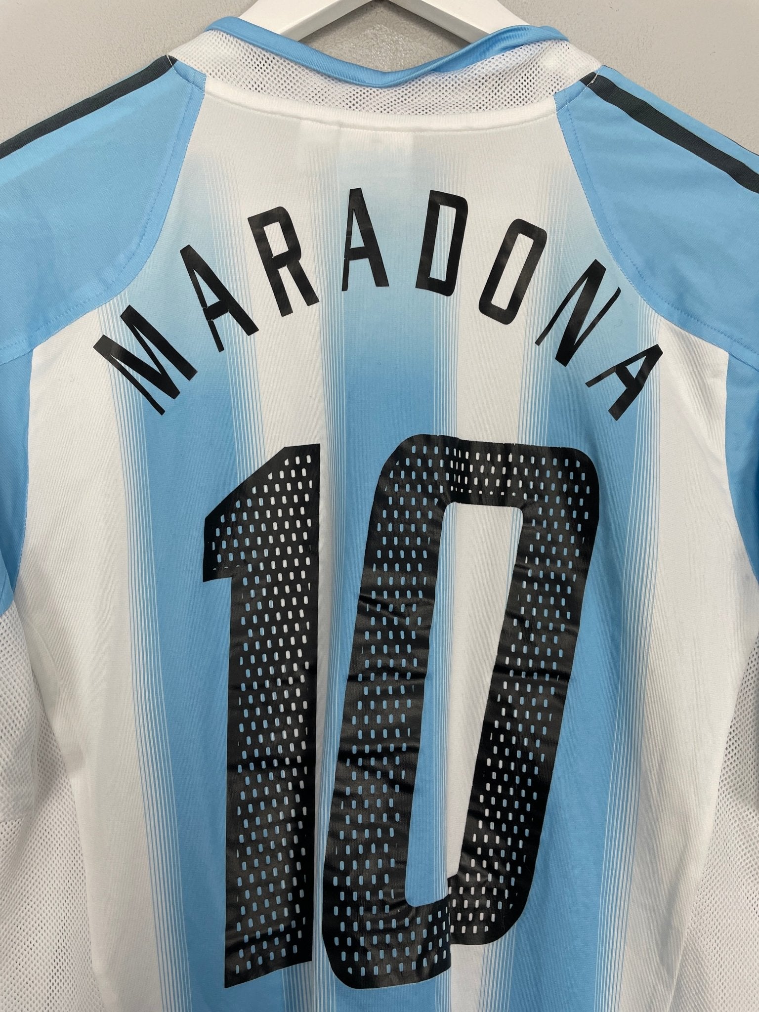 Shop 2004/05 ARGENTINA MARADONA #10 HOME SHIRT (M) ADIDAS, classic football shirts, vintage football shirts & retro soccer jerseys at Cult Kits