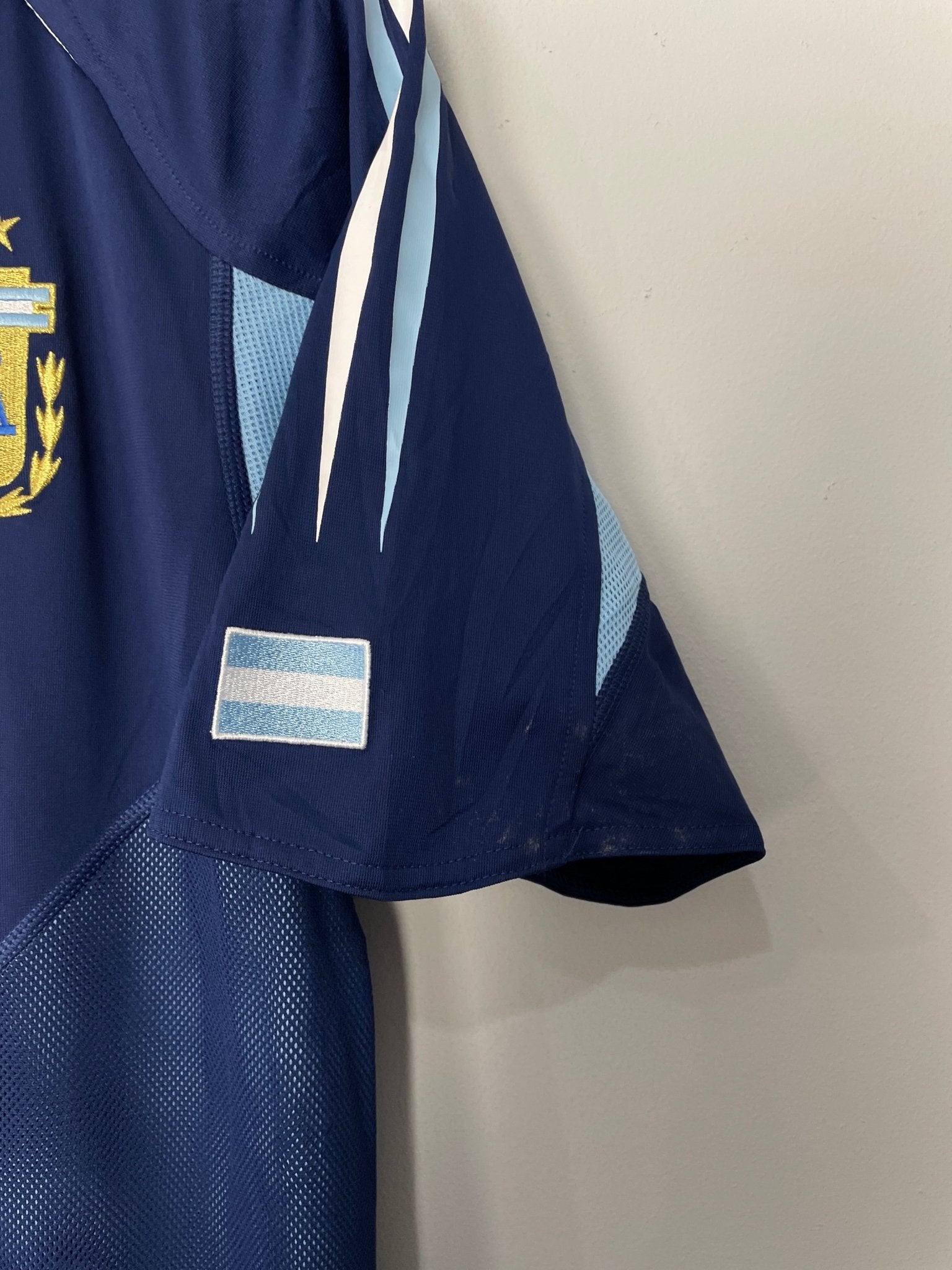 Shop 2004/05 ARGENTINA MESSI #18 AWAY SHIRT (M) ADIDAS, classic football shirts, vintage football shirts & retro soccer jerseys at Cult Kits