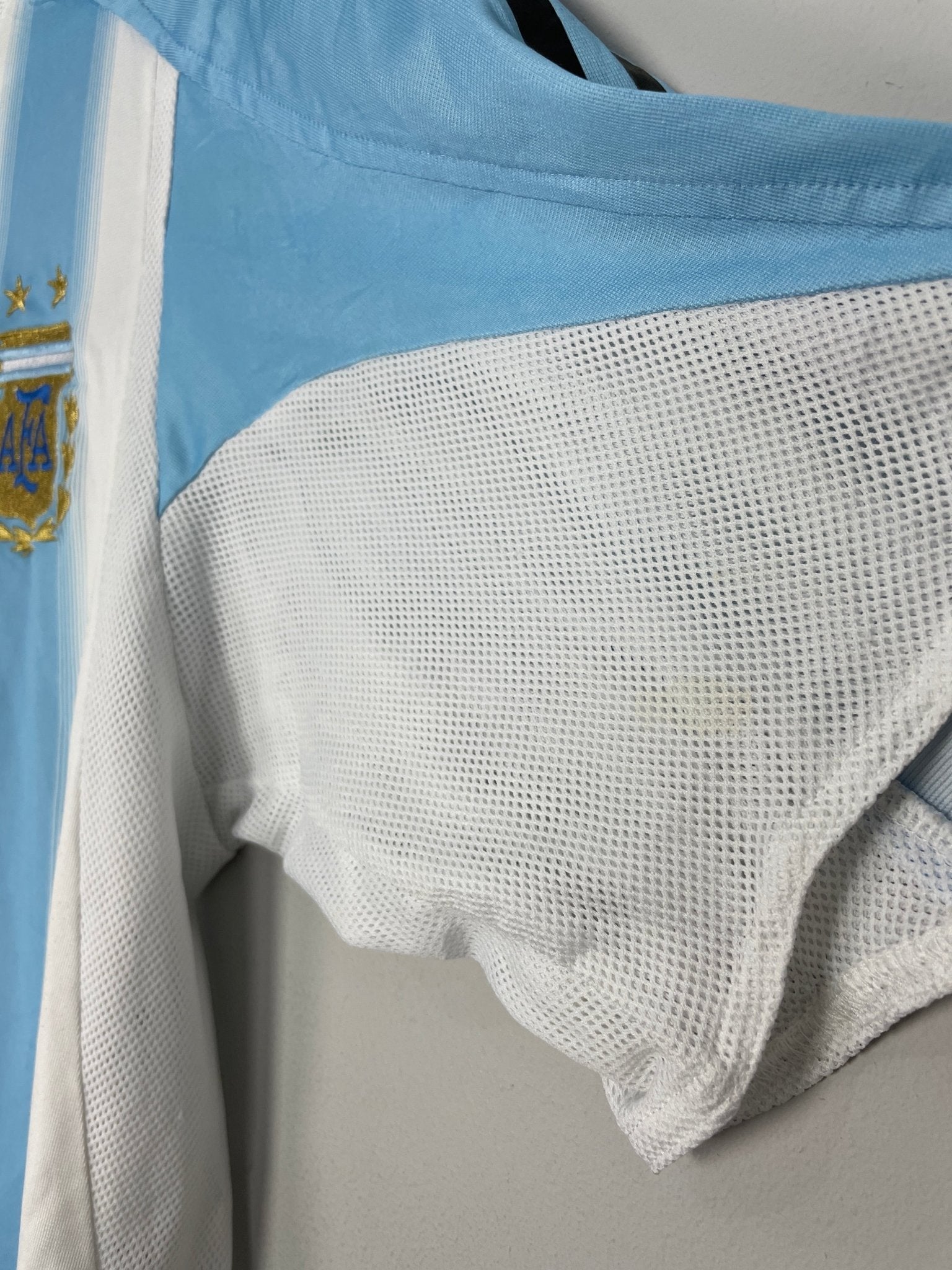 Shop 2004/05 ARGENTINA MESSI #18 HOME SHIRT (M) ADIDAS, classic football shirts, vintage football shirts & retro soccer jerseys at Cult Kits