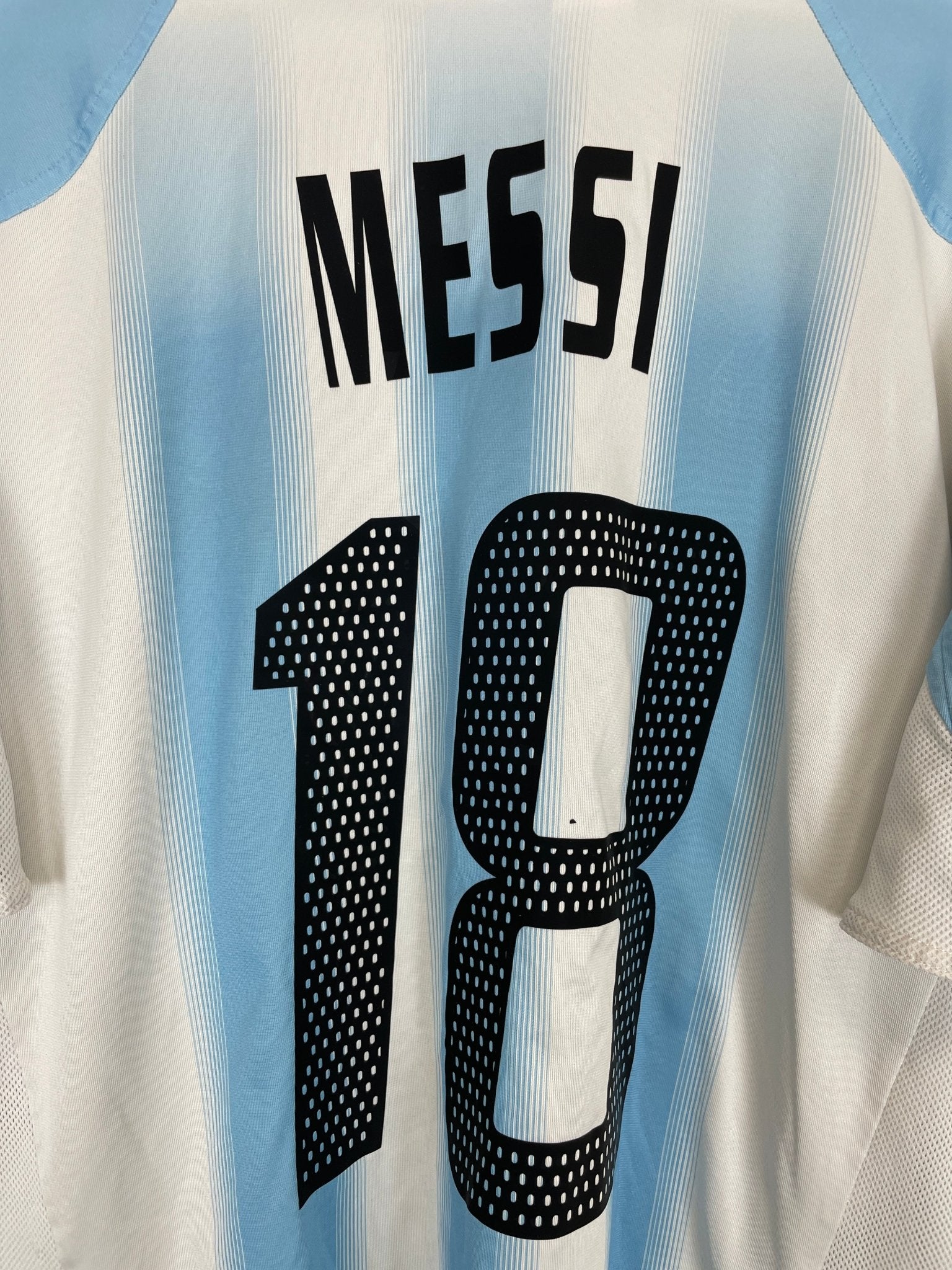 Shop 2004/05 ARGENTINA MESSI #18 HOME SHIRT (XL) ADIDAS, classic football shirts, vintage football shirts & retro soccer jerseys at Cult Kits