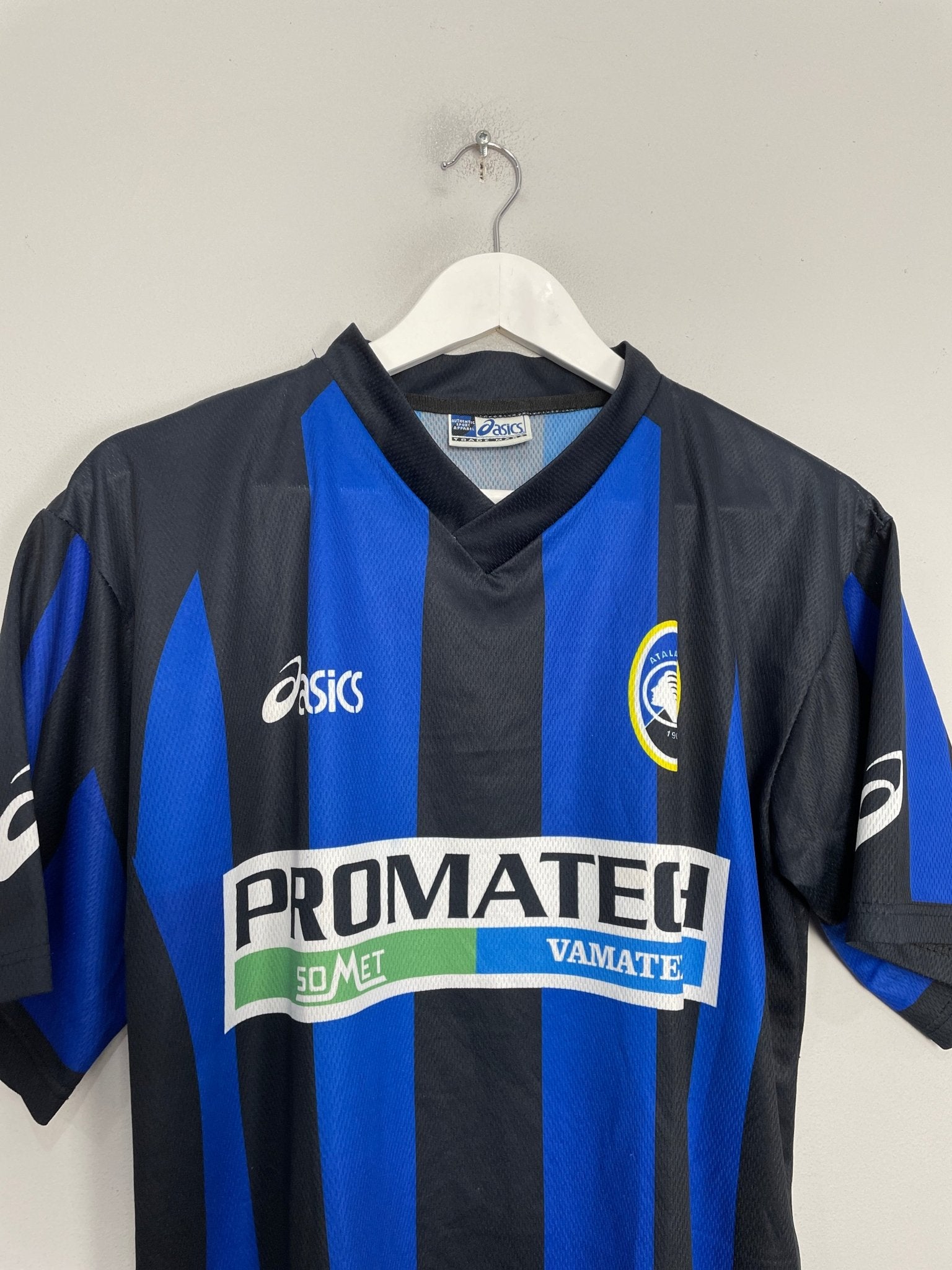 Shop 2004/05 ATALANTA HOME SHIRT (M) ASICS, classic football shirts, vintage football shirts & retro soccer jerseys at Cult Kits