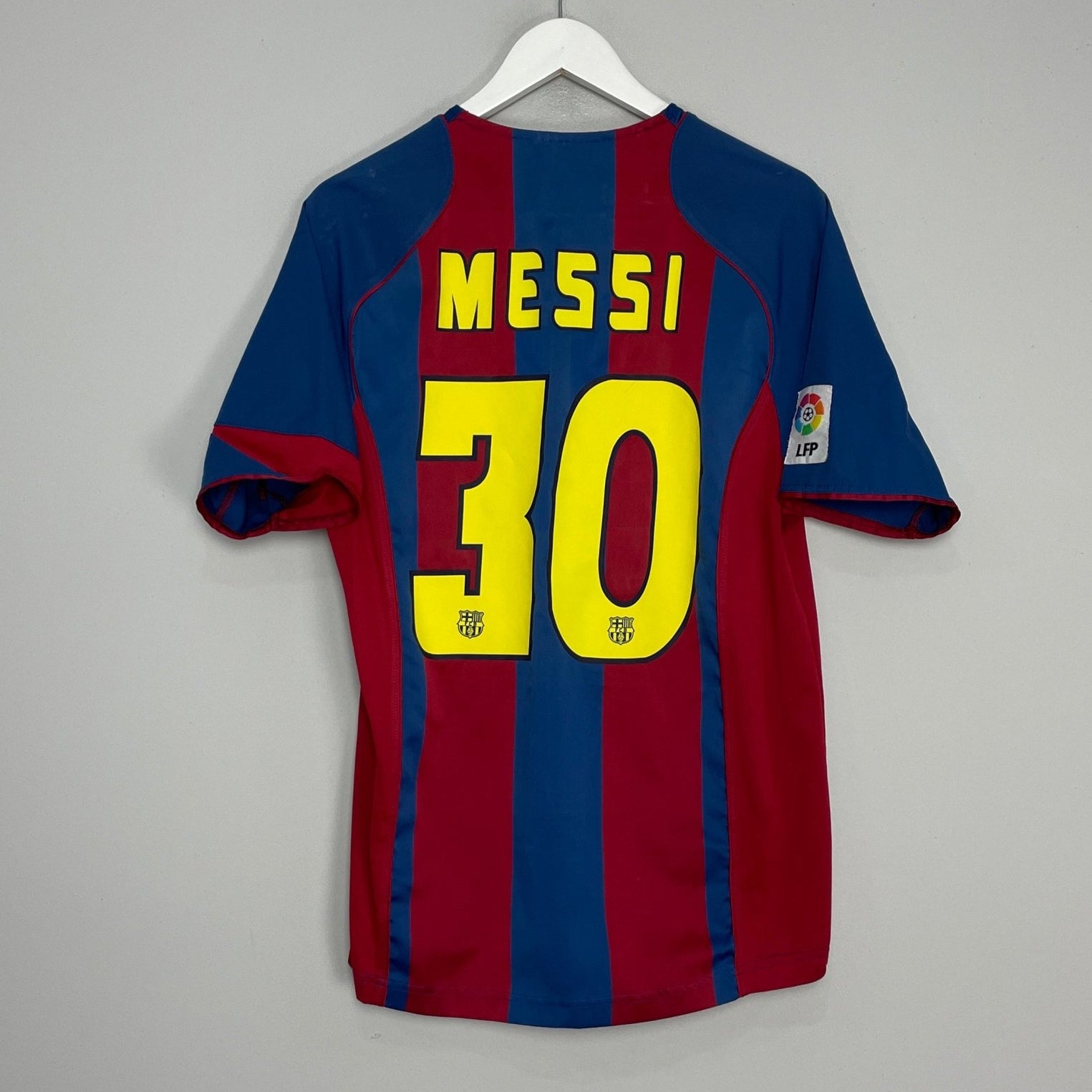 Shop 2004/05 BARCELONA MESSI #30 HOME SHIRT (M) NIKE, classic football shirts, vintage football shirts & retro soccer jerseys at Cult Kits
