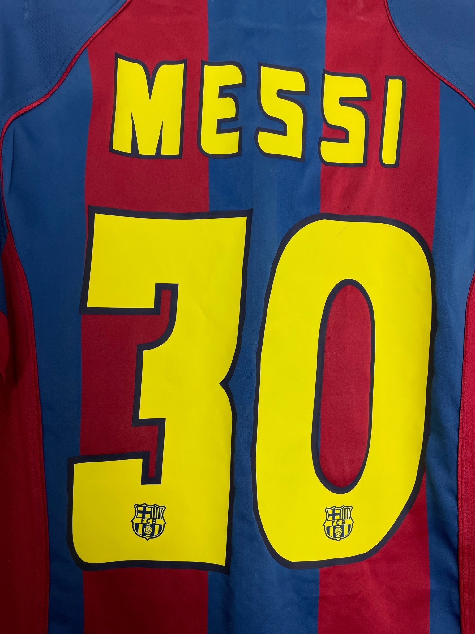 Shop 2004/05 BARCELONA MESSI #30 HOME SHIRT (M) NIKE, classic football shirts, vintage football shirts & retro soccer jerseys at Cult Kits