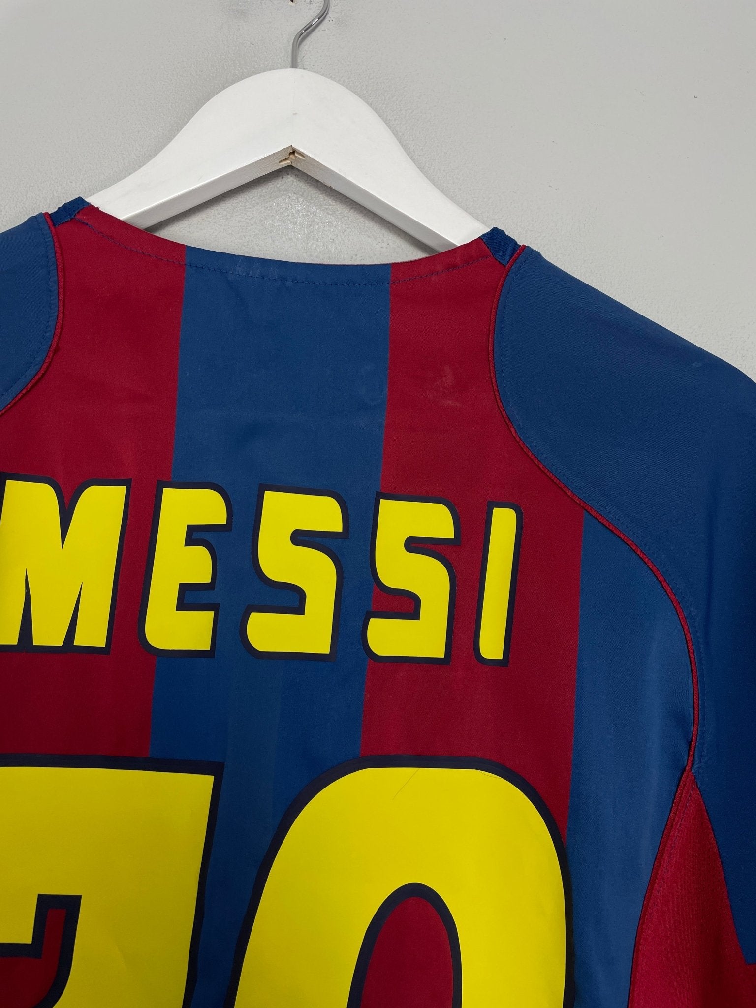 Shop 2004/05 BARCELONA MESSI #30 HOME SHIRT (M) NIKE, classic football shirts, vintage football shirts & retro soccer jerseys at Cult Kits