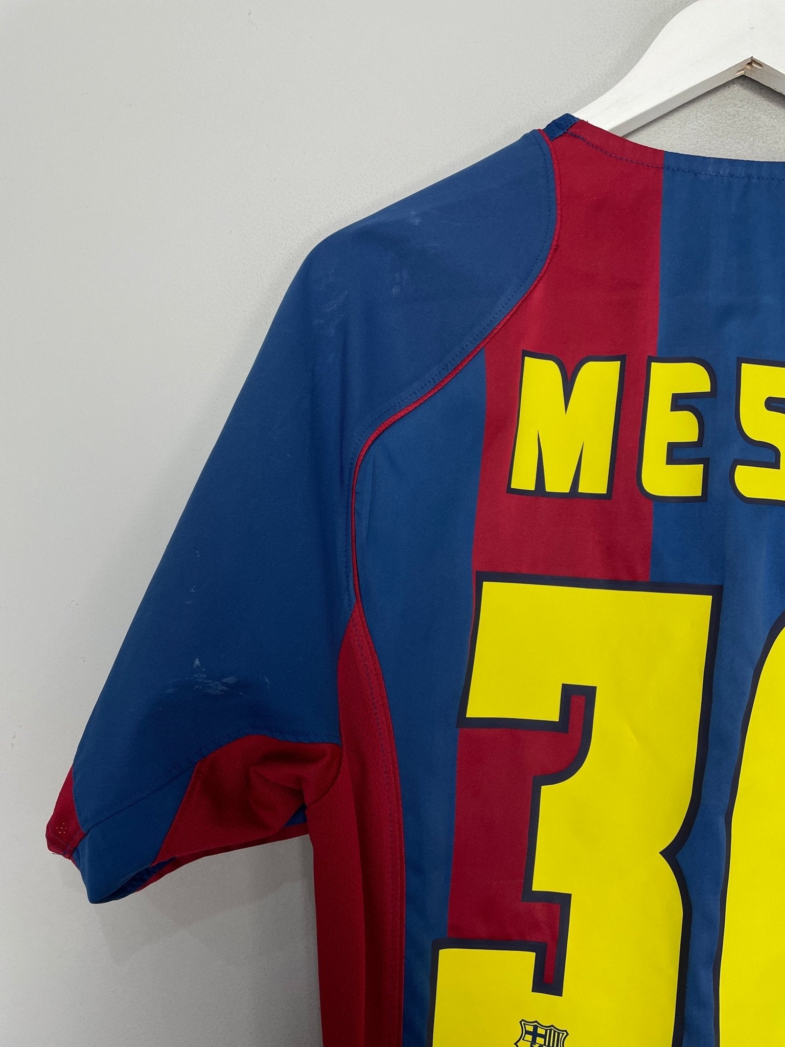 Shop 2004/05 BARCELONA MESSI #30 HOME SHIRT (M) NIKE, classic football shirts, vintage football shirts & retro soccer jerseys at Cult Kits