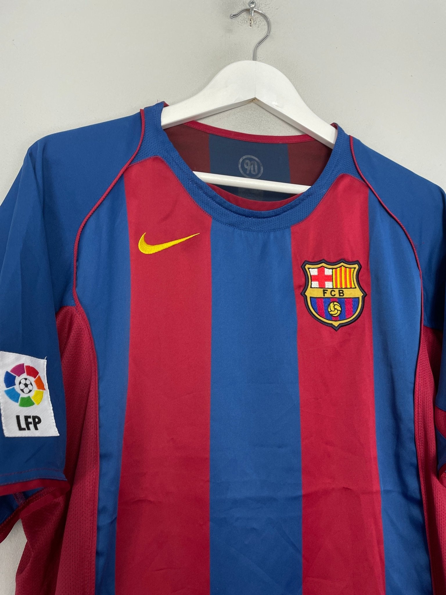 Shop 2004/05 BARCELONA MOTTA #3 HOME SHIRT (M) NIKE, classic football shirts, vintage football shirts & retro soccer jerseys at Cult Kits