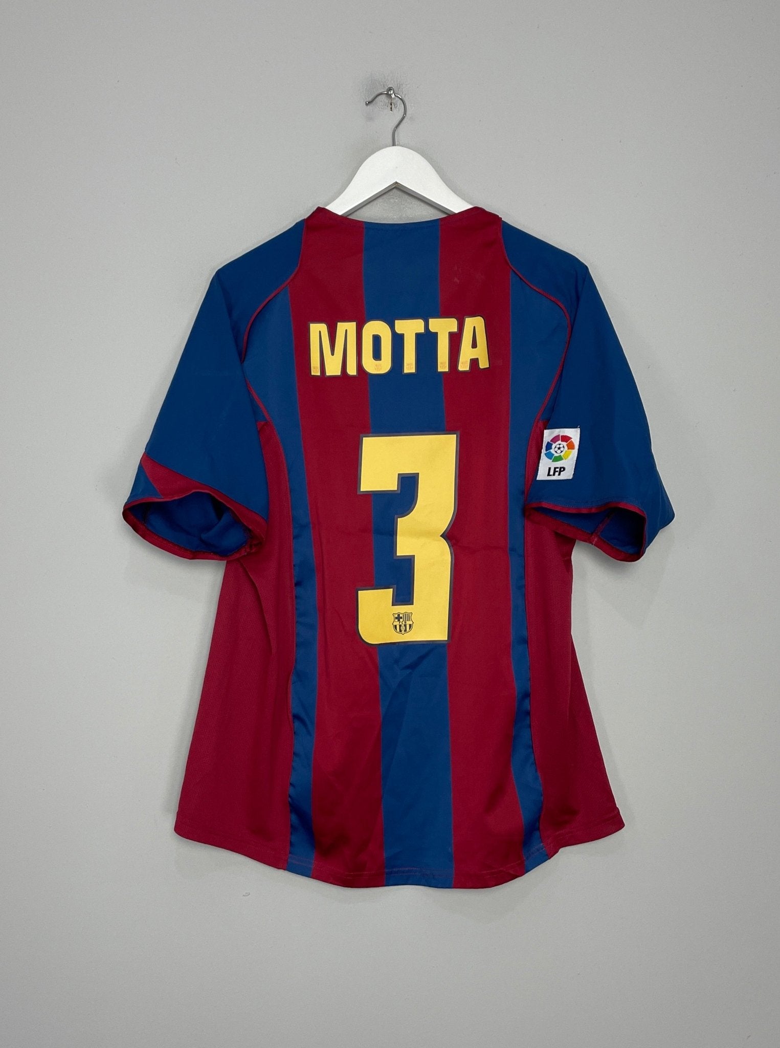 Shop 2004/05 BARCELONA MOTTA #3 HOME SHIRT (M) NIKE, classic football shirts, vintage football shirts & retro soccer jerseys at Cult Kits