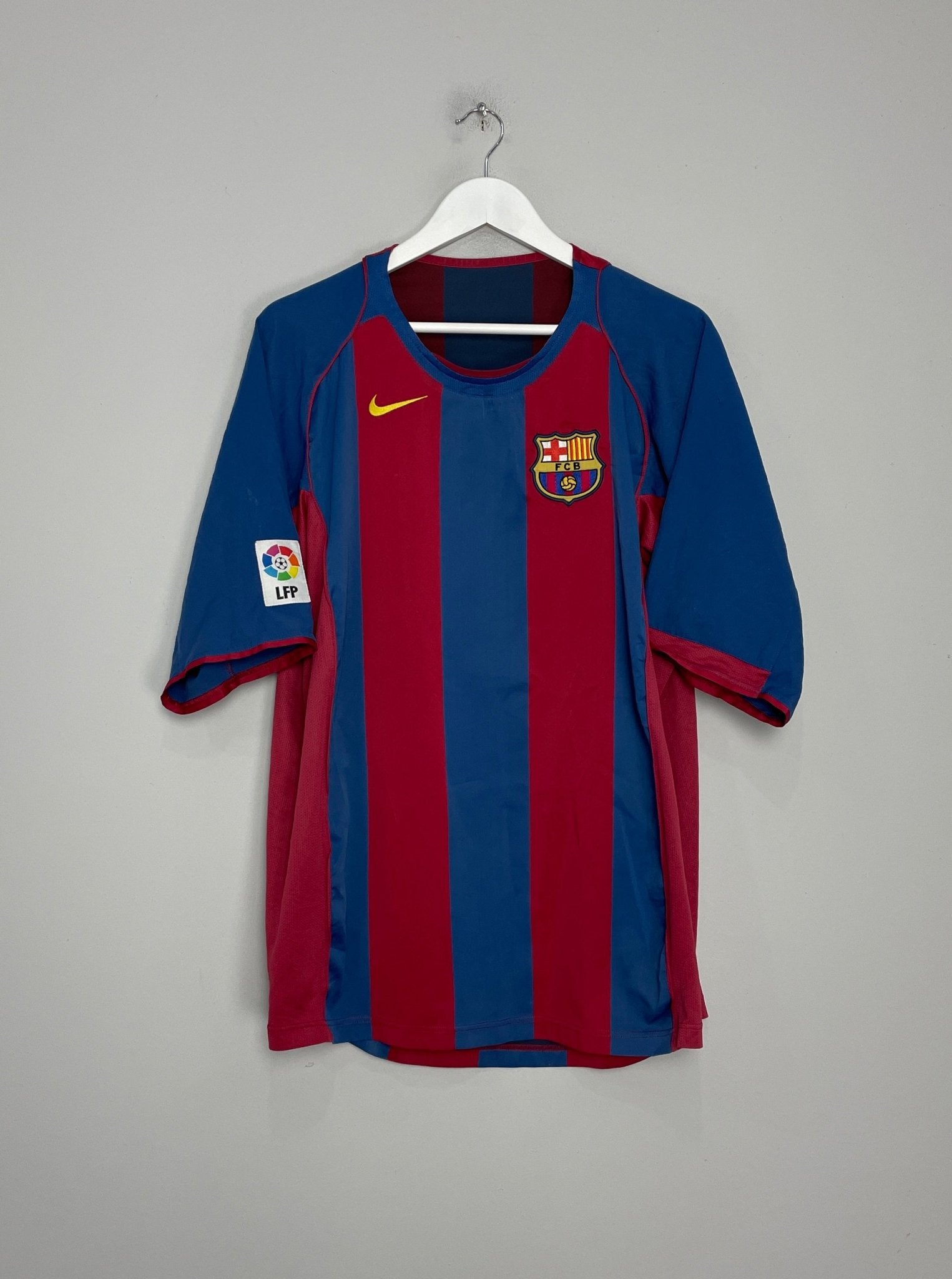 Shop 2004/05 BARCELONA RONALDINHO #10 HOME SHIRT (L) NIKE, classic football shirts, vintage football shirts & retro soccer jerseys at Cult Kits