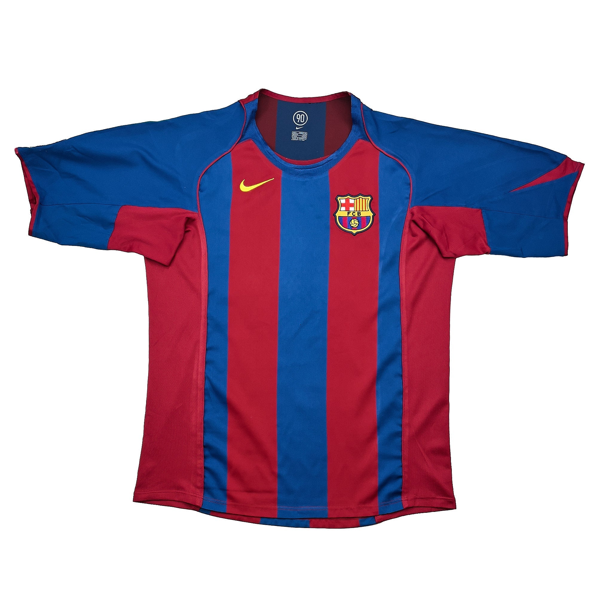 Buy 2004/05 Barcelona Ronaldinho 10 Home Shirt (L) Nike ~ Free worldwide shipping ~ Authentic Vintage Football Shirts from Cult Kits