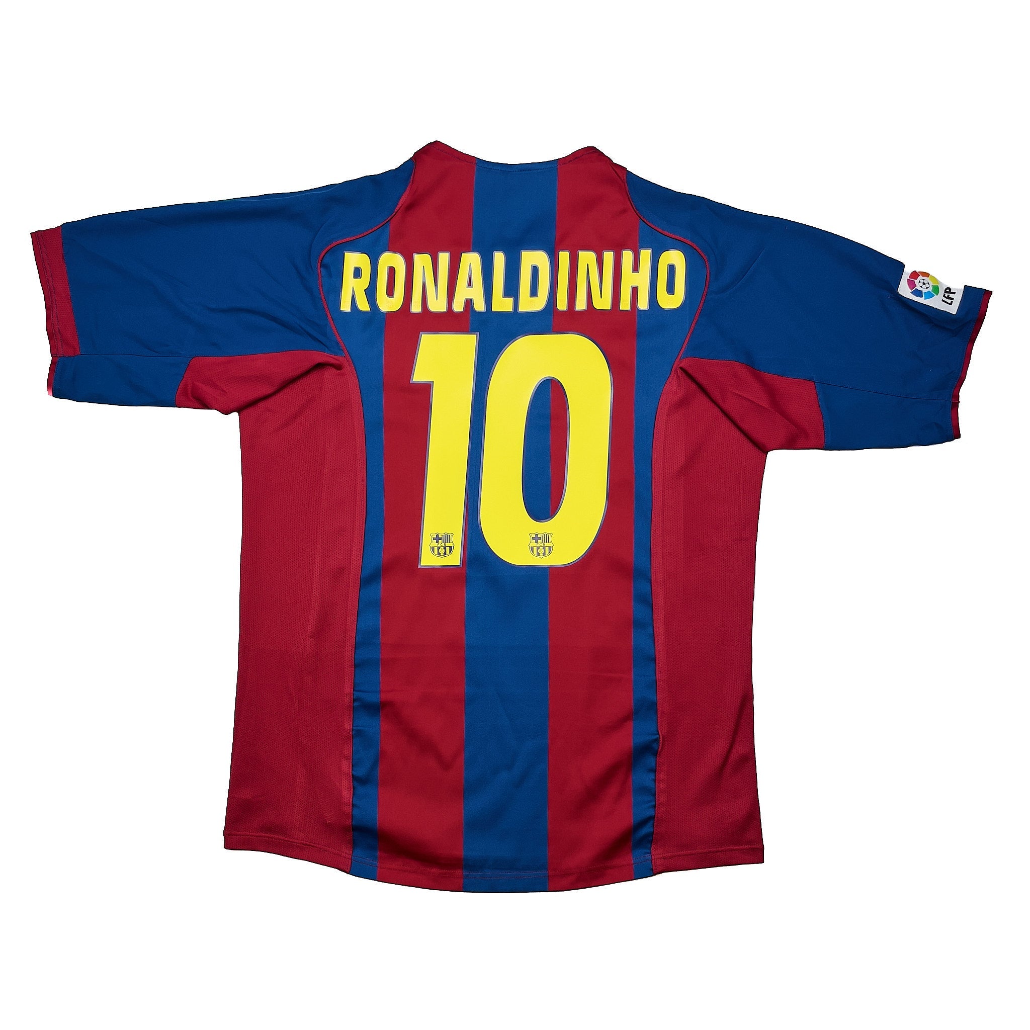 Buy 2004/05 Barcelona Ronaldinho 10 Home Shirt (L) Nike ~ Free worldwide shipping ~ Authentic Vintage Football Shirts from Cult Kits