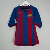 Shop 2004/05 BARCELONA RONALDINHO #10 HOME SHIRT (M) NIKE, classic football shirts, vintage football shirts & retro soccer jerseys at Cult Kits