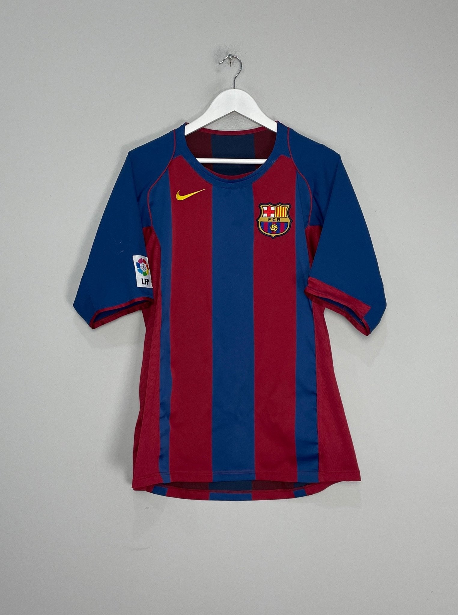 Shop 2004/05 BARCELONA RONALDINHO #10 HOME SHIRT (M) NIKE, classic football shirts, vintage football shirts & retro soccer jerseys at Cult Kits