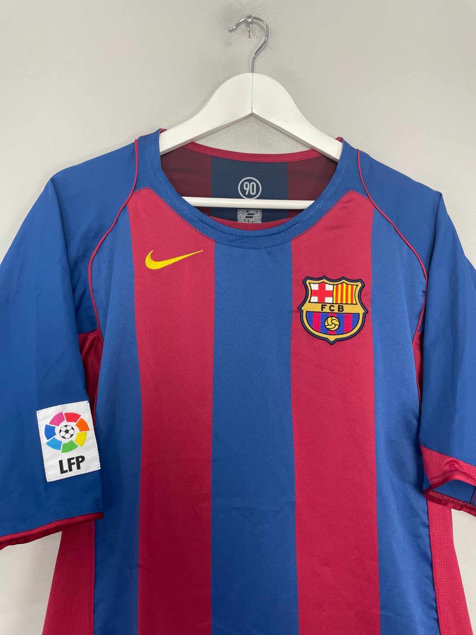 Shop 2004/05 BARCELONA RONALDINHO #10 HOME SHIRT (XL) NIKE, classic football shirts, vintage football shirts & retro soccer jerseys at Cult Kits