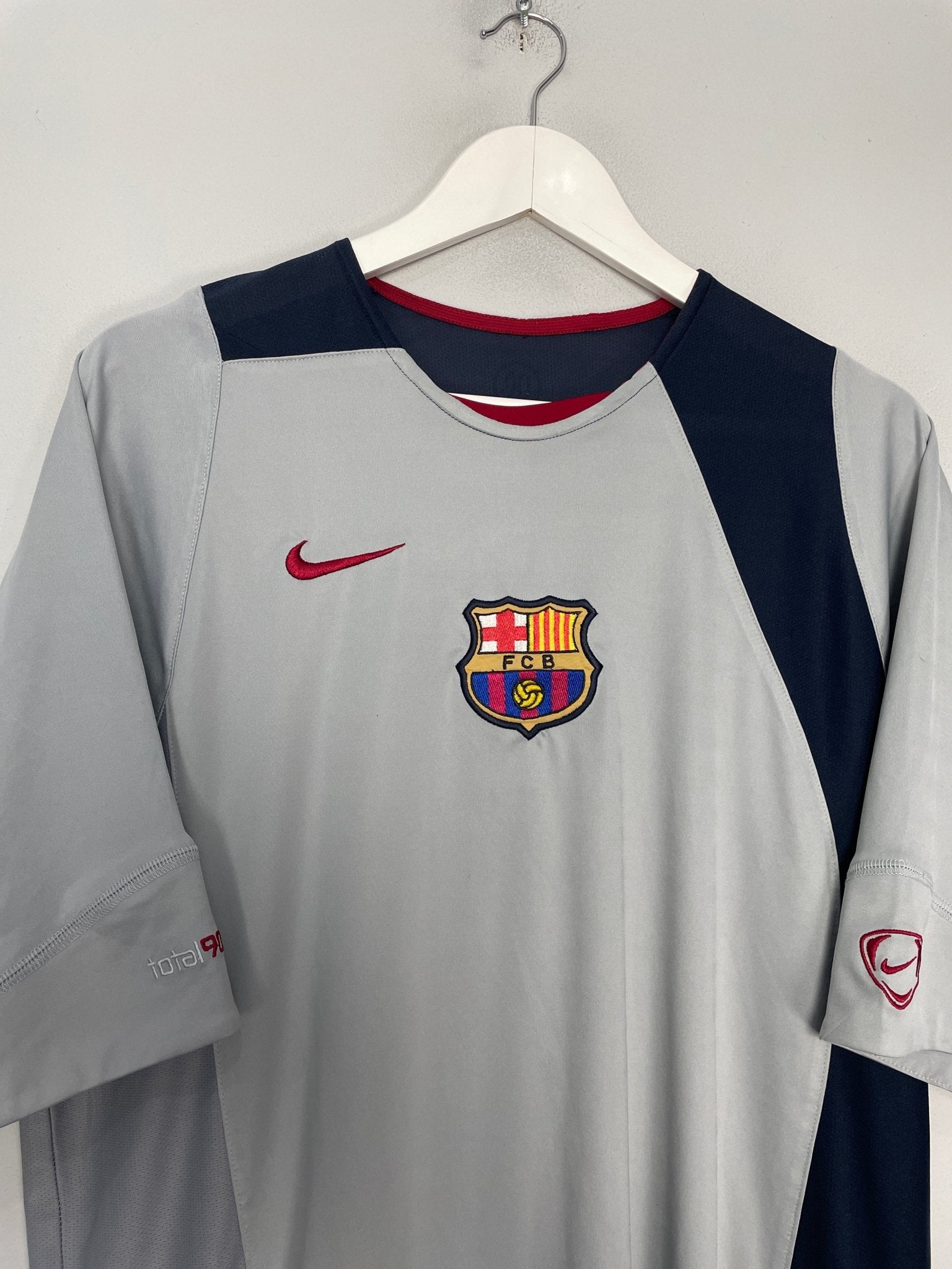 Shop 2004/05 BARCELONA TRAINING SHIRT (XL) NIKE, classic football shirts, vintage football shirts & retro soccer jerseys at Cult Kits