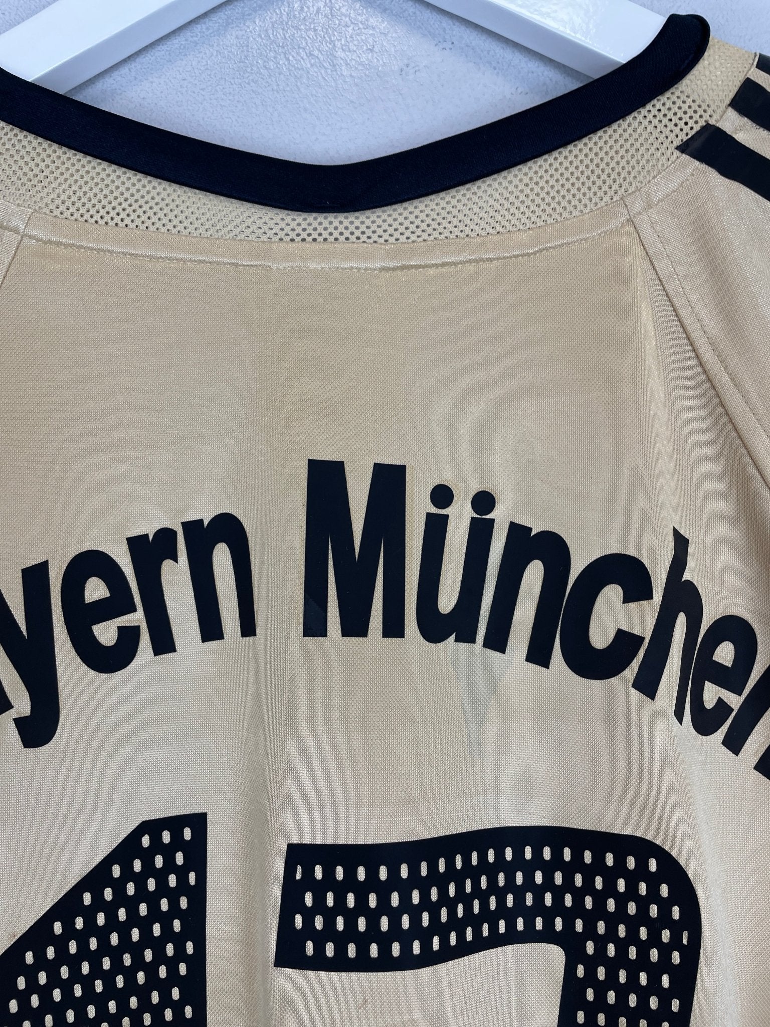 Shop 2004/05 BAYERN MUNICH BALLACK #13 AWAY SHIRT (L) ADIDAS, classic football shirts, vintage football shirts & retro soccer jerseys at Cult Kits
