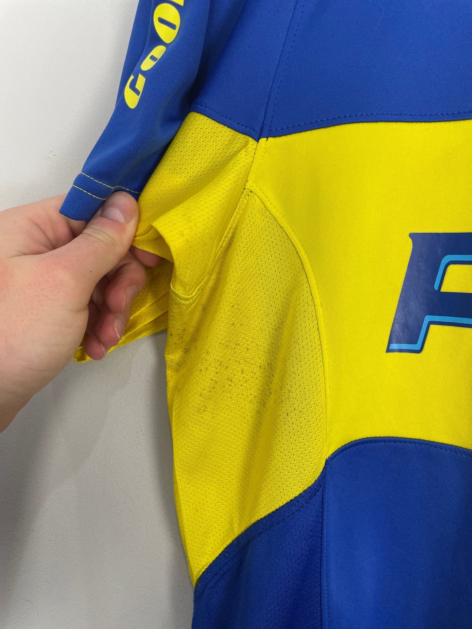 Shop 2004/05 BOCA JUNIORS HOME SHIRT (M) NIKE, classic football shirts, vintage football shirts & retro soccer jerseys at Cult Kits