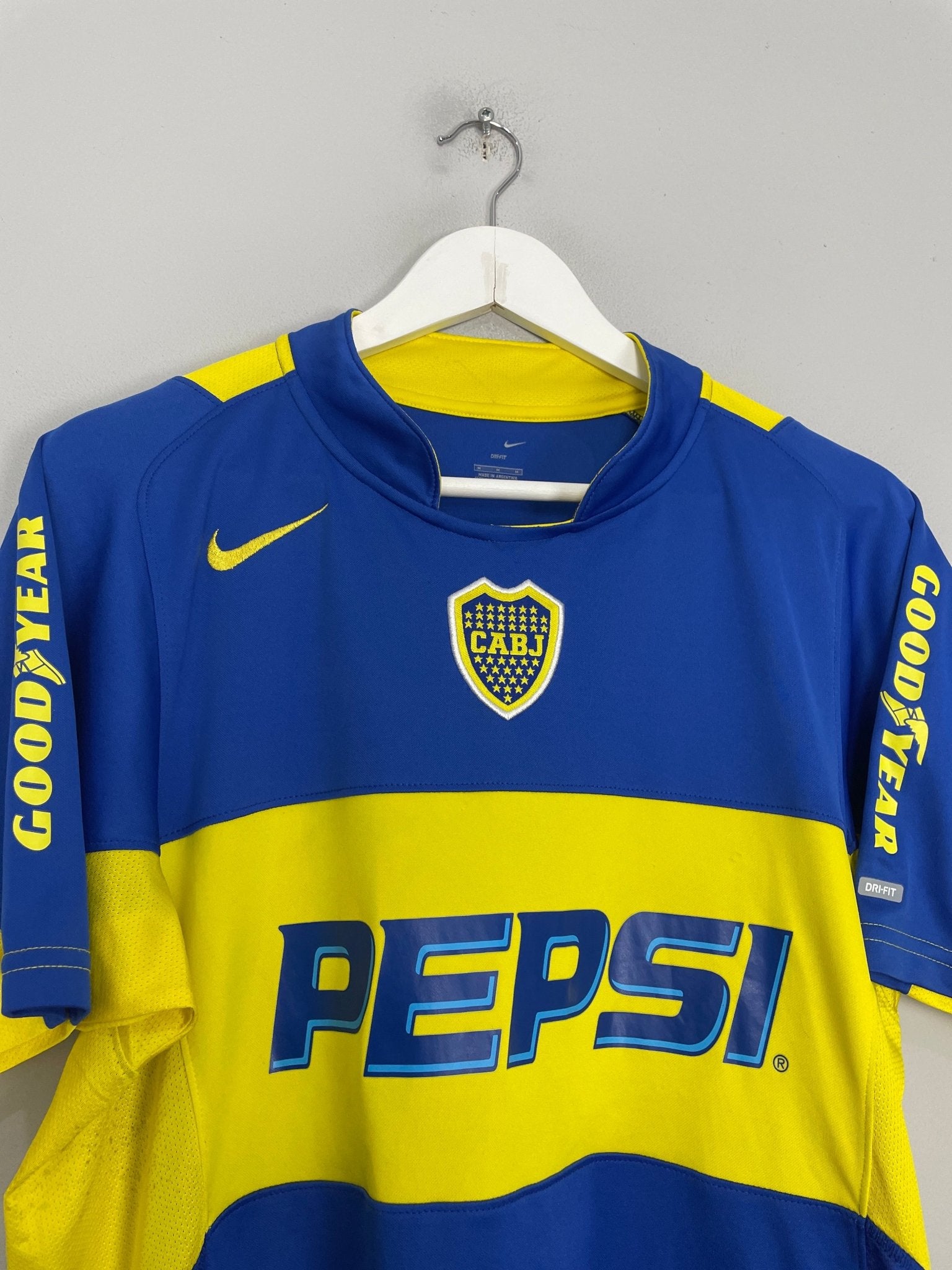 Shop 2004/05 BOCA JUNIORS HOME SHIRT (M) NIKE, classic football shirts, vintage football shirts & retro soccer jerseys at Cult Kits