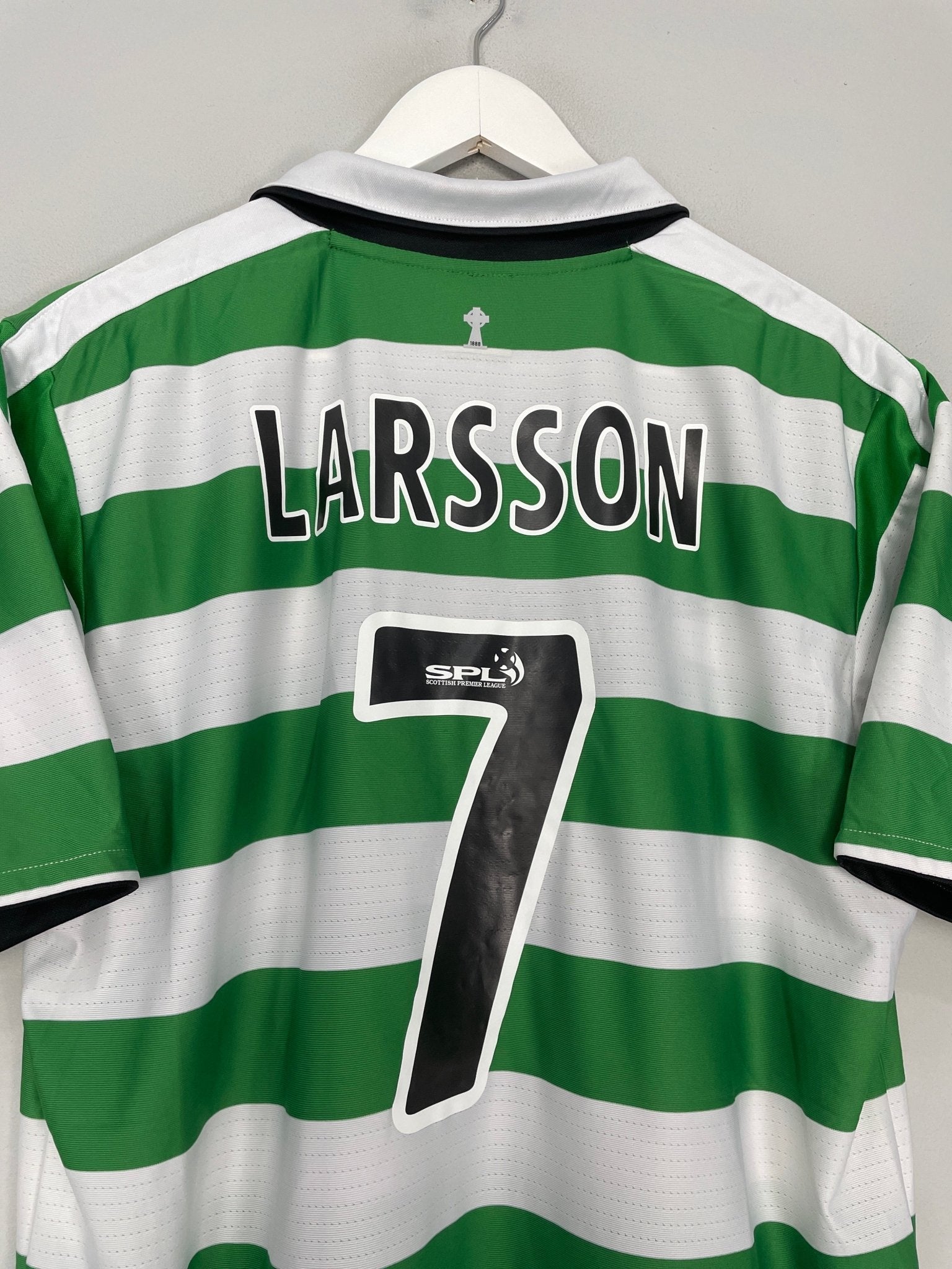 Shop 2004/05 CELTIC LARSSON #7 HOME SHIRT (L) UMBRO, classic football shirts, vintage football shirts & retro soccer jerseys at Cult Kits