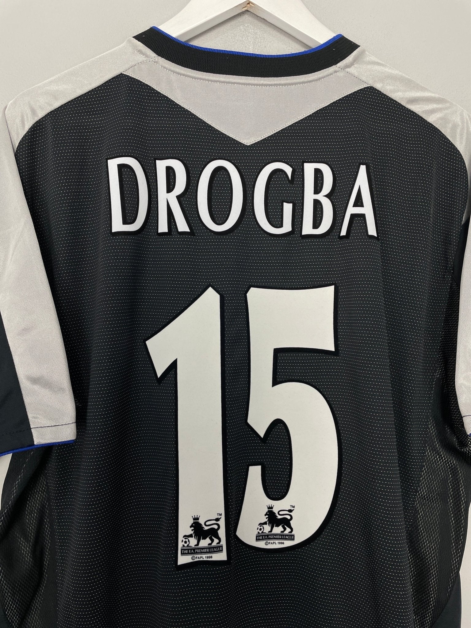 Shop 2004/05 CHELSEA DROGBA #15 AWAY SHIRT (XL) UMBRO, classic football shirts, vintage football shirts & retro soccer jerseys at Cult Kits