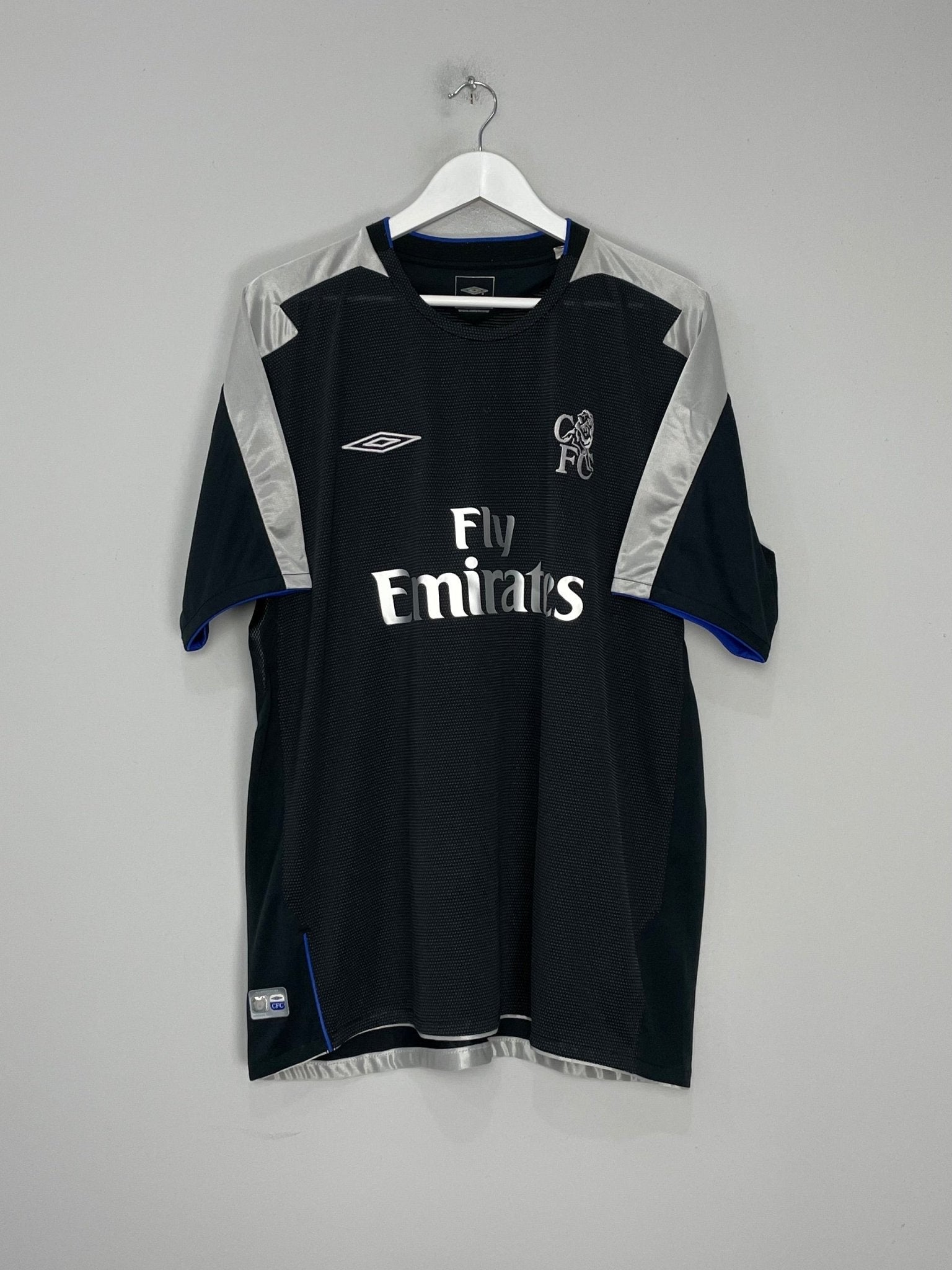 Shop 2004/05 CHELSEA DROGBA #15 AWAY SHIRT (XL) UMBRO, classic football shirts, vintage football shirts & retro soccer jerseys at Cult Kits
