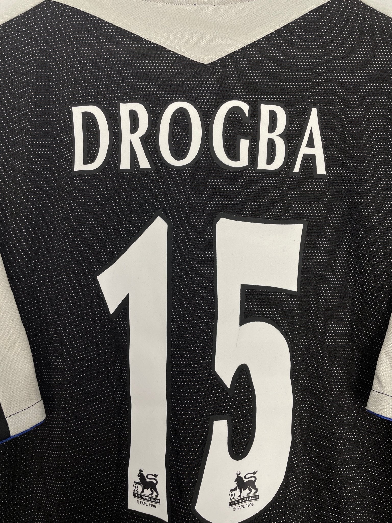 Shop 2004/05 CHELSEA DROGBA #15 AWAY SHIRT (XL) UMBRO, classic football shirts, vintage football shirts & retro soccer jerseys at Cult Kits