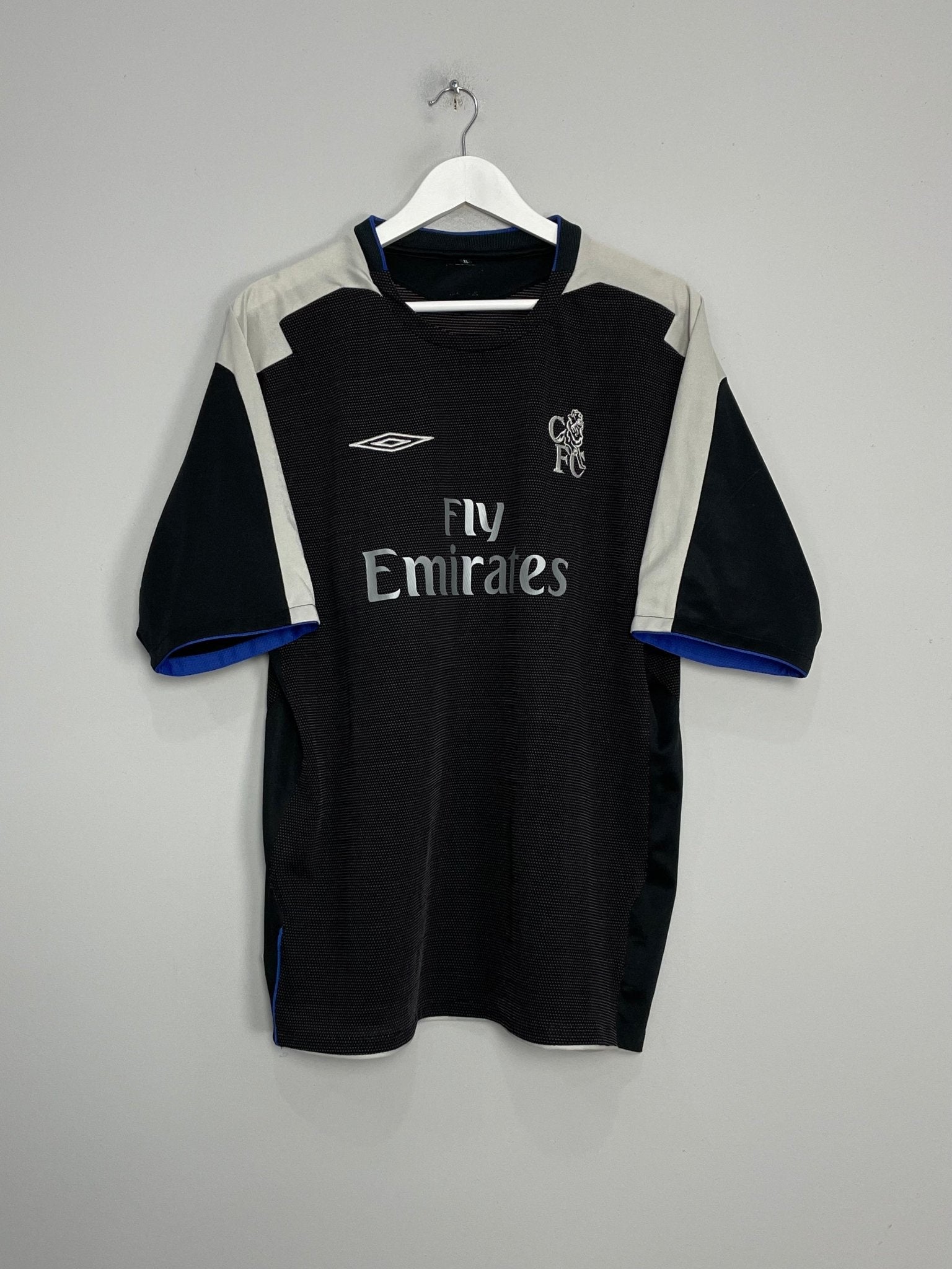 Shop 2004/05 CHELSEA DROGBA #15 AWAY SHIRT (XL) UMBRO, classic football shirts, vintage football shirts & retro soccer jerseys at Cult Kits