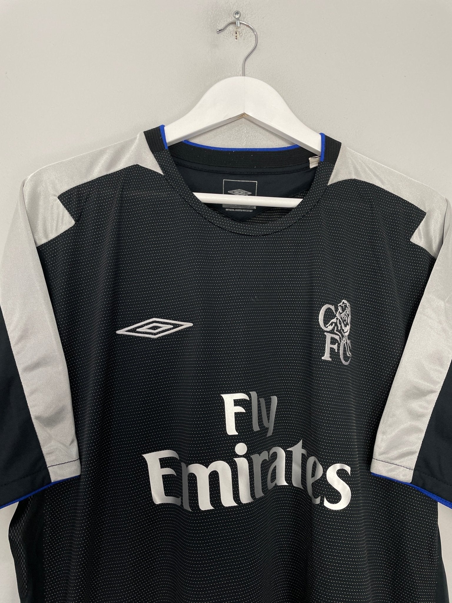 Shop 2004/05 CHELSEA DROGBA #15 AWAY SHIRT (XL) UMBRO, classic football shirts, vintage football shirts & retro soccer jerseys at Cult Kits