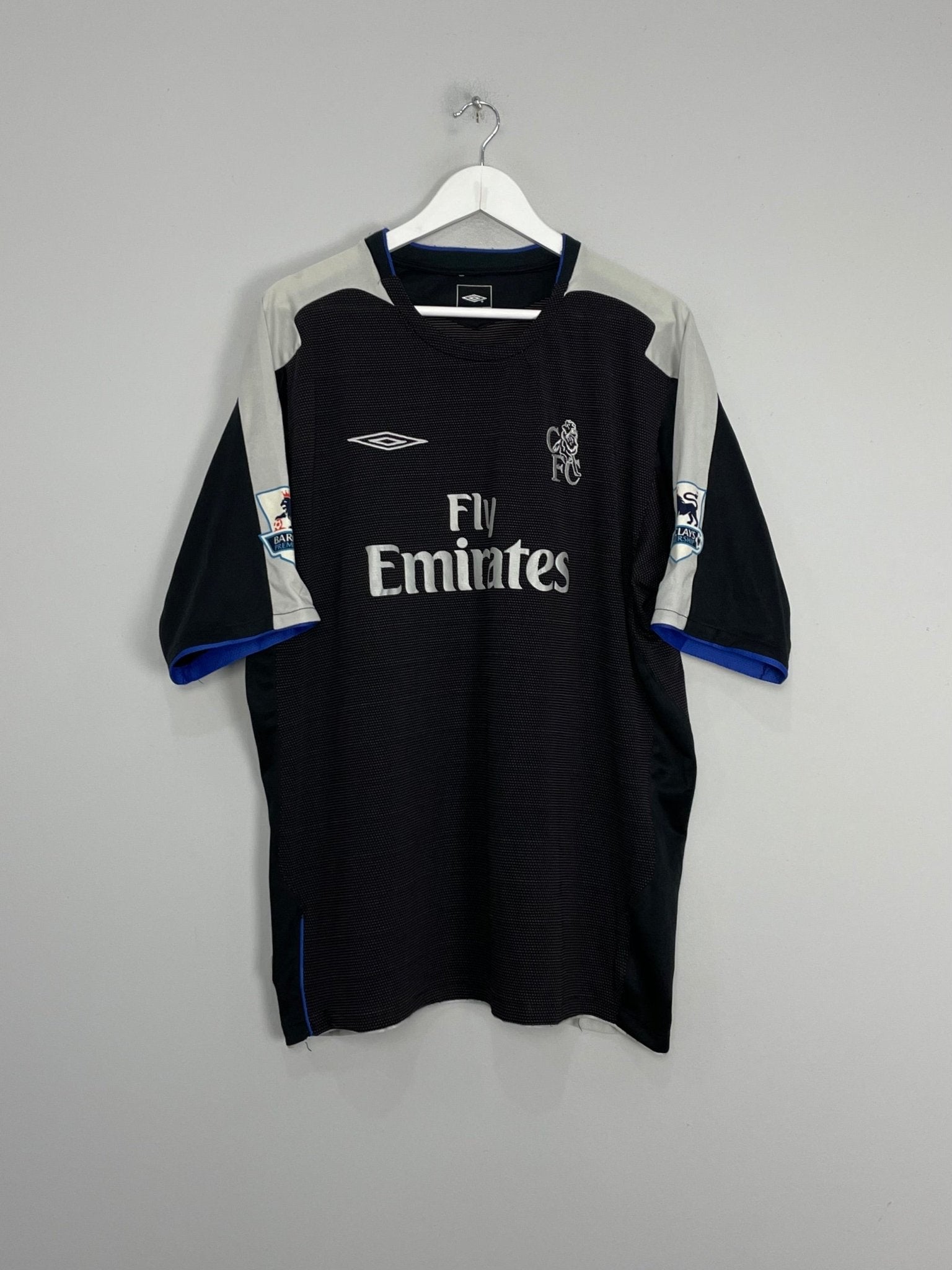 Shop 2004/05 CHELSEA LAMPARD #8 AWAY SHIRT (L) UMBRO, classic football shirts, vintage football shirts & retro soccer jerseys at Cult Kits