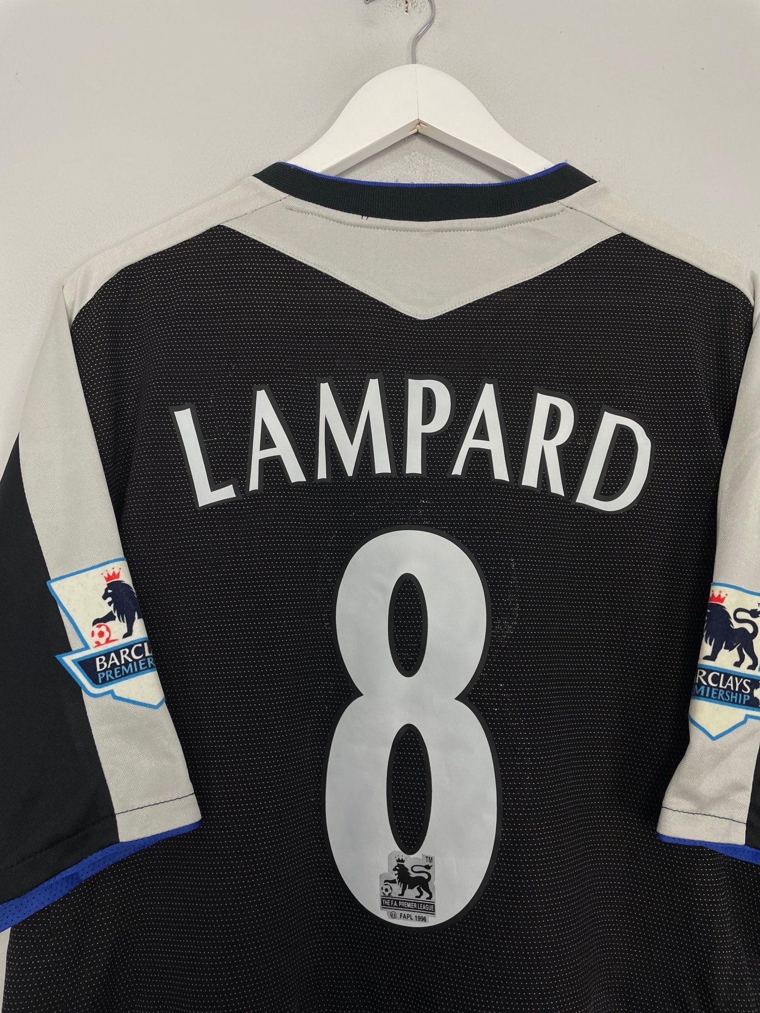 Shop 2004/05 CHELSEA LAMPARD #8 AWAY SHIRT (L) UMBRO, classic football shirts, vintage football shirts & retro soccer jerseys at Cult Kits
