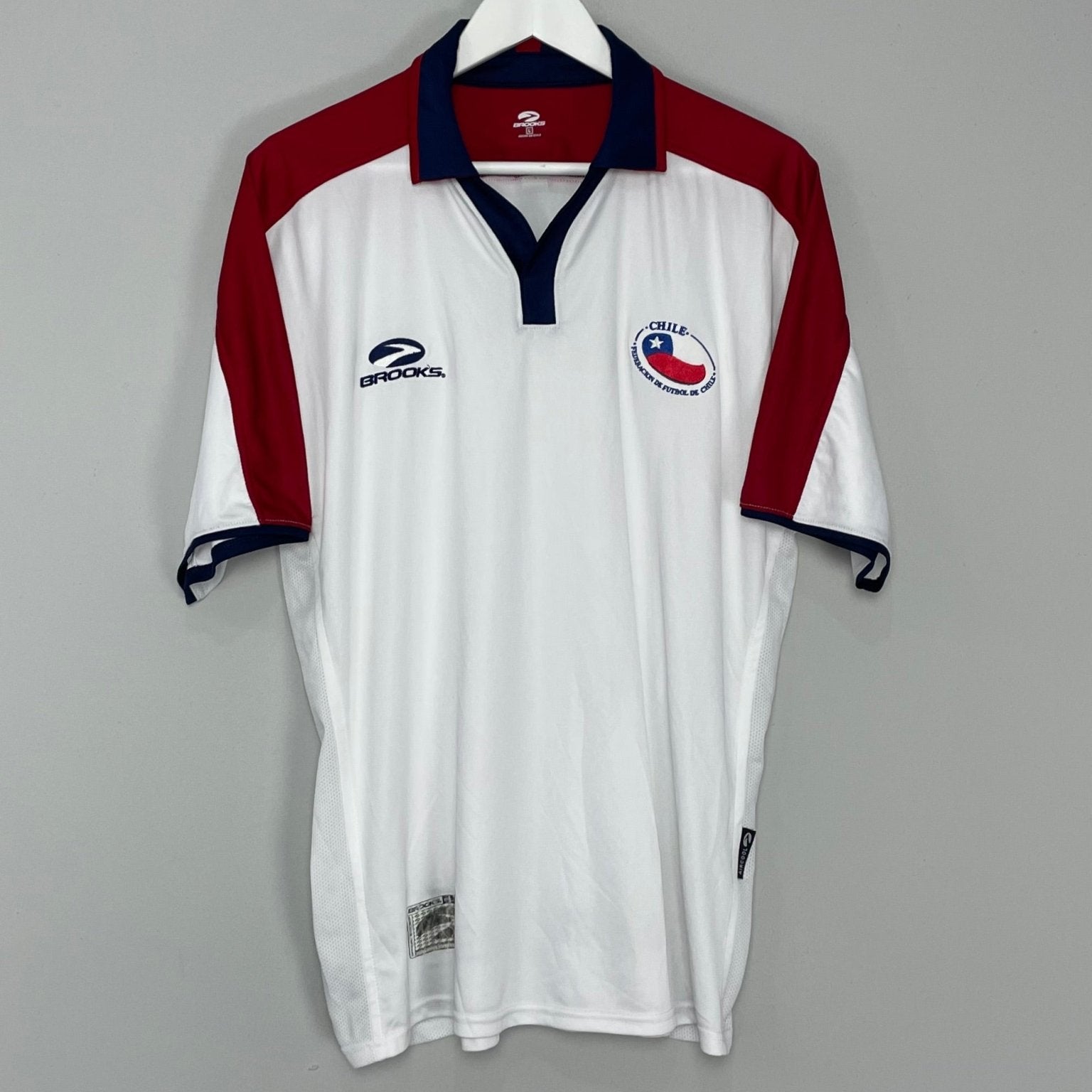 Shop 2004/05 CHILE AWAY SHIRT (L) BROOKS, classic football shirts, vintage football shirts & retro soccer jerseys at Cult Kits