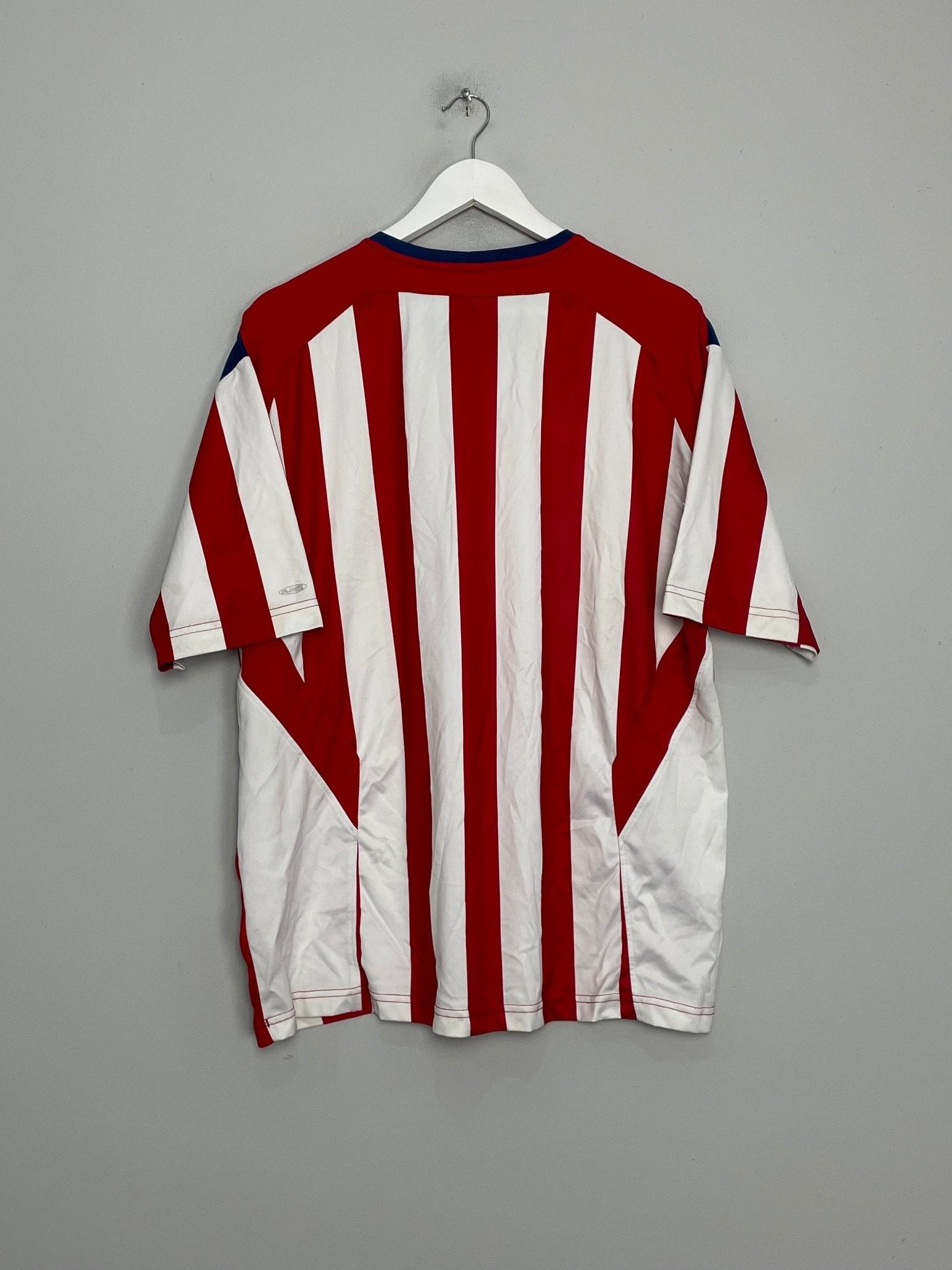 Shop 2004/05 CHIVAS GUADALAJARA HOME SHIRT (XL) REEBOK, classic football shirts, vintage football shirts & retro soccer jerseys at Cult Kits