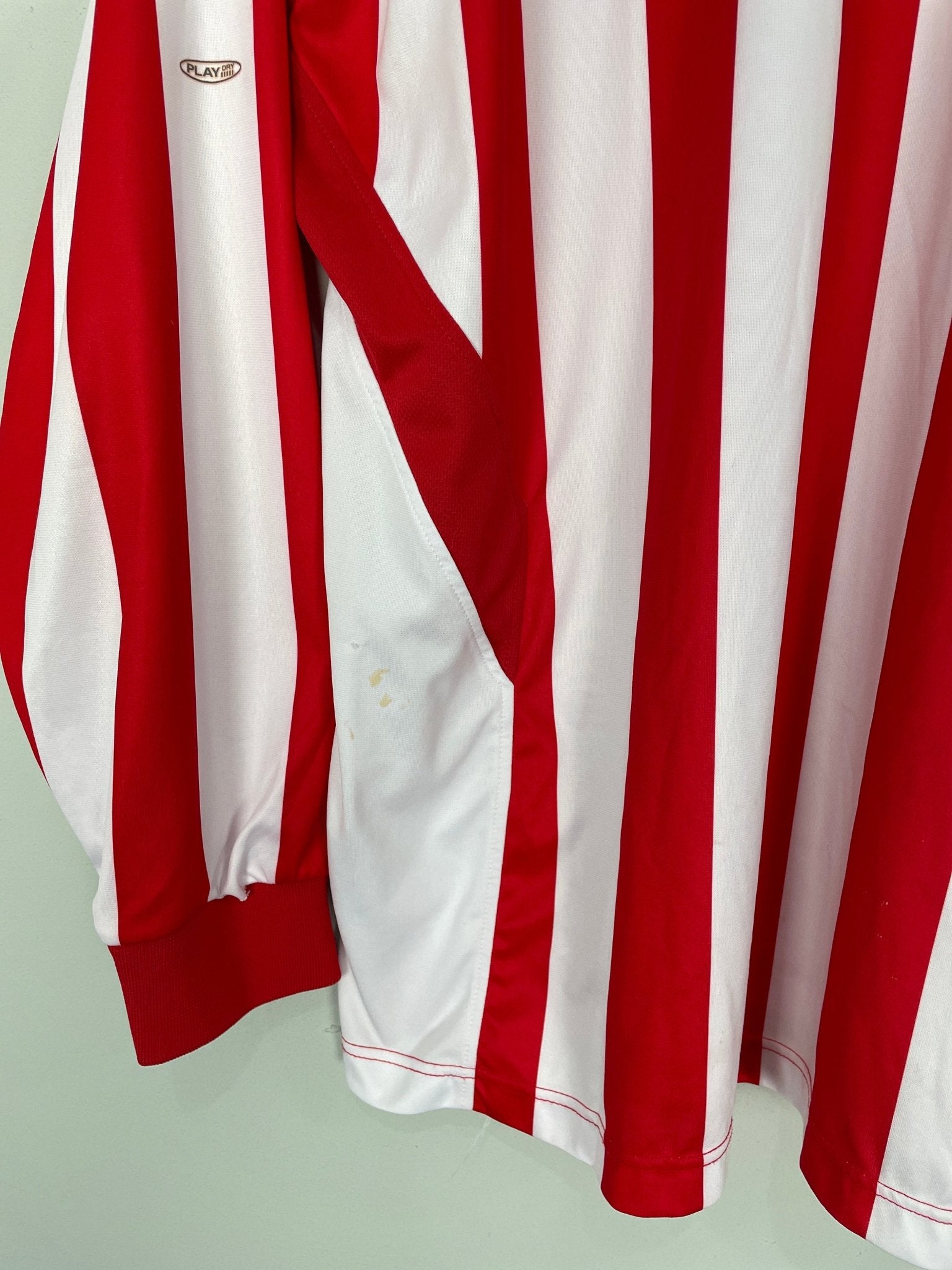 Shop 2004/05 CHIVAS GUADALAJARA L/S HOME SHIRT (XL) REEBOK, classic football shirts, vintage football shirts & retro soccer jerseys at Cult Kits